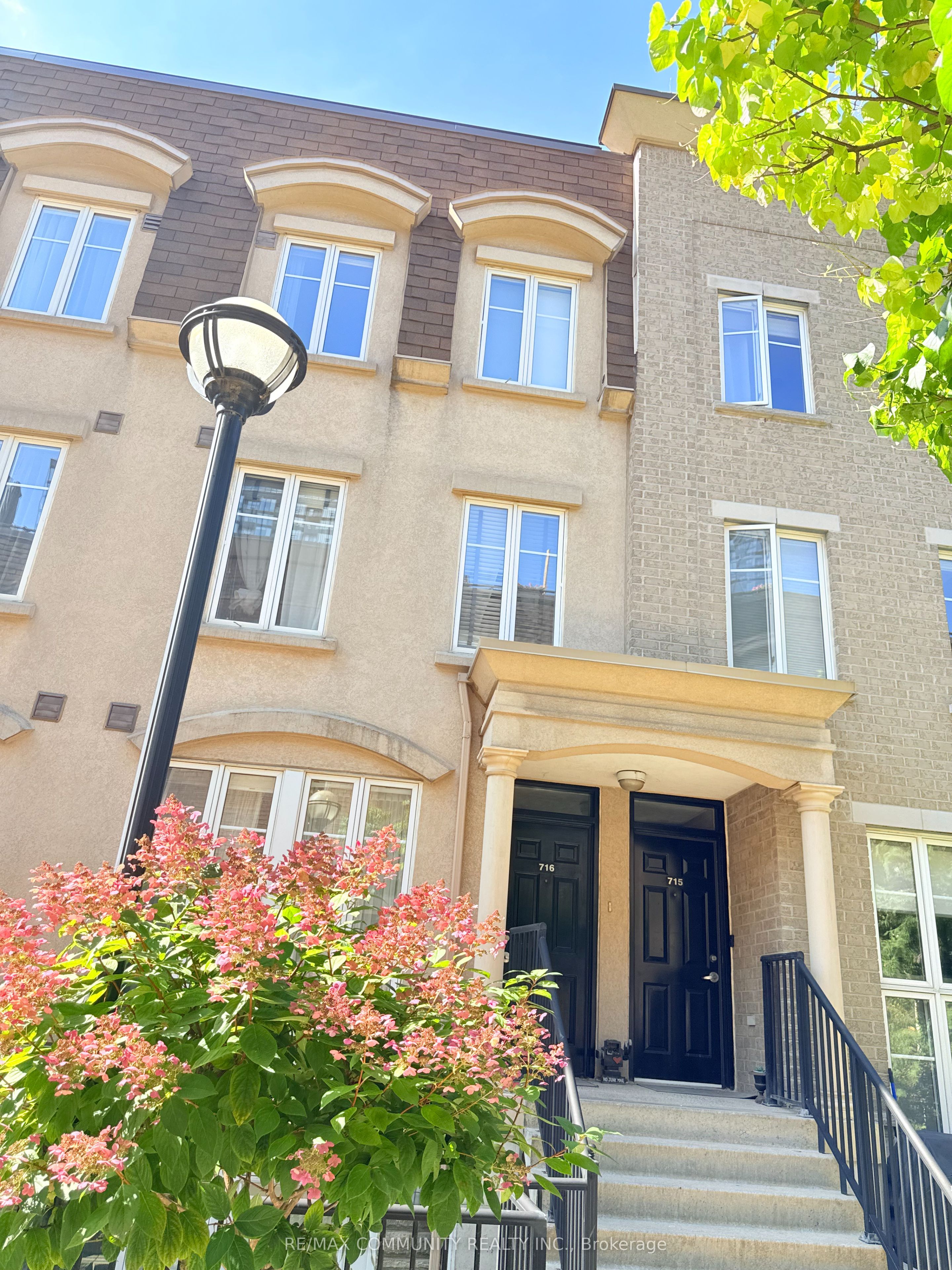 42 Western Battery Road 716, Toronto, ON M6K 3P1 photo 3