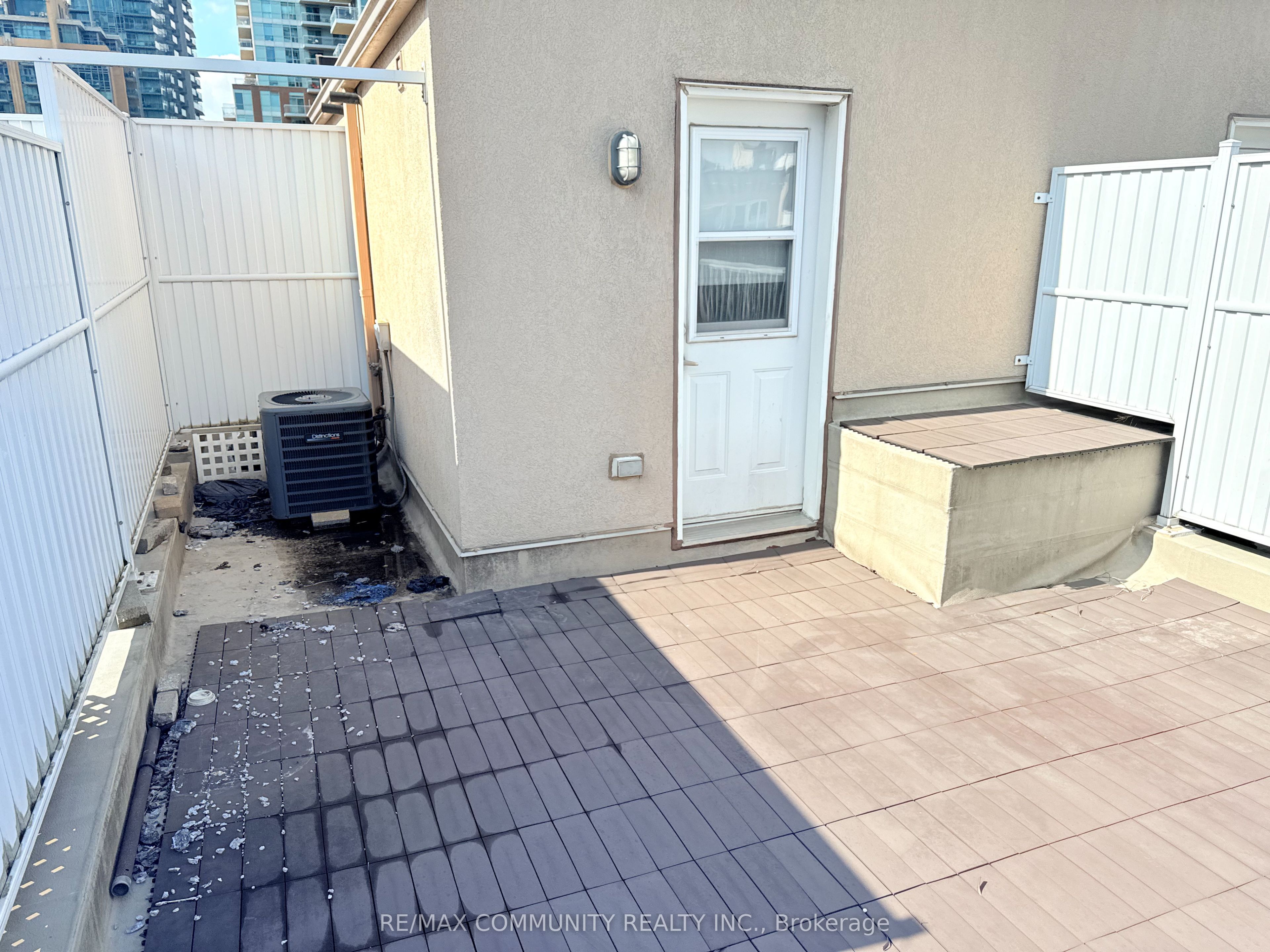 42 Western Battery Road 716, Toronto, ON M6K 3P1 photo 4