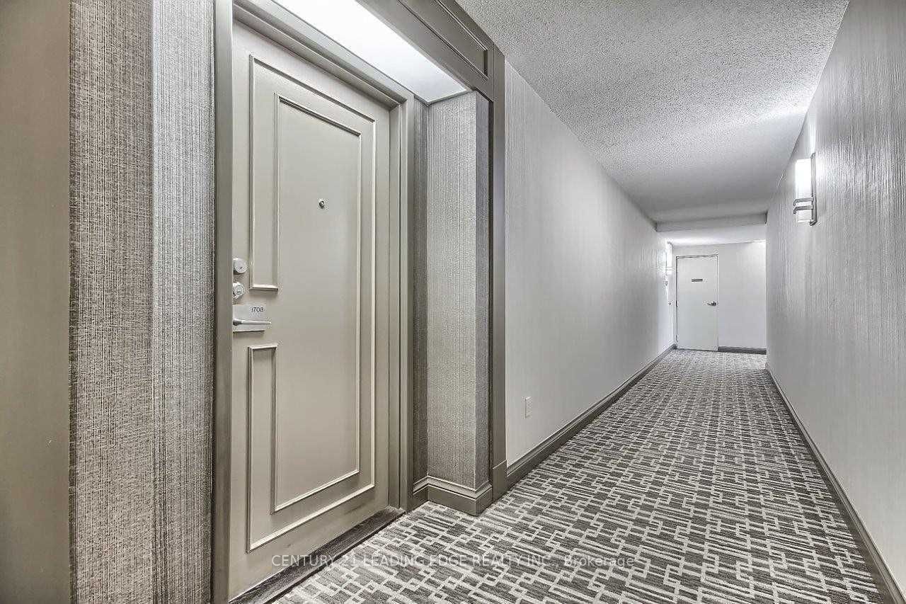 75 Wynford Heights Crescent 1708, Toronto, ON M3C 3H9 photo 2