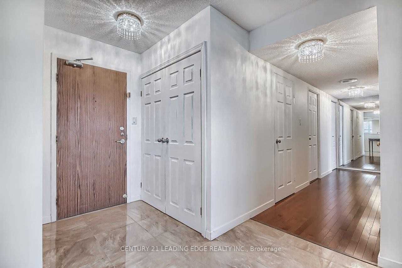 75 Wynford Heights Crescent 1708, Toronto, ON M3C 3H9 photo 3