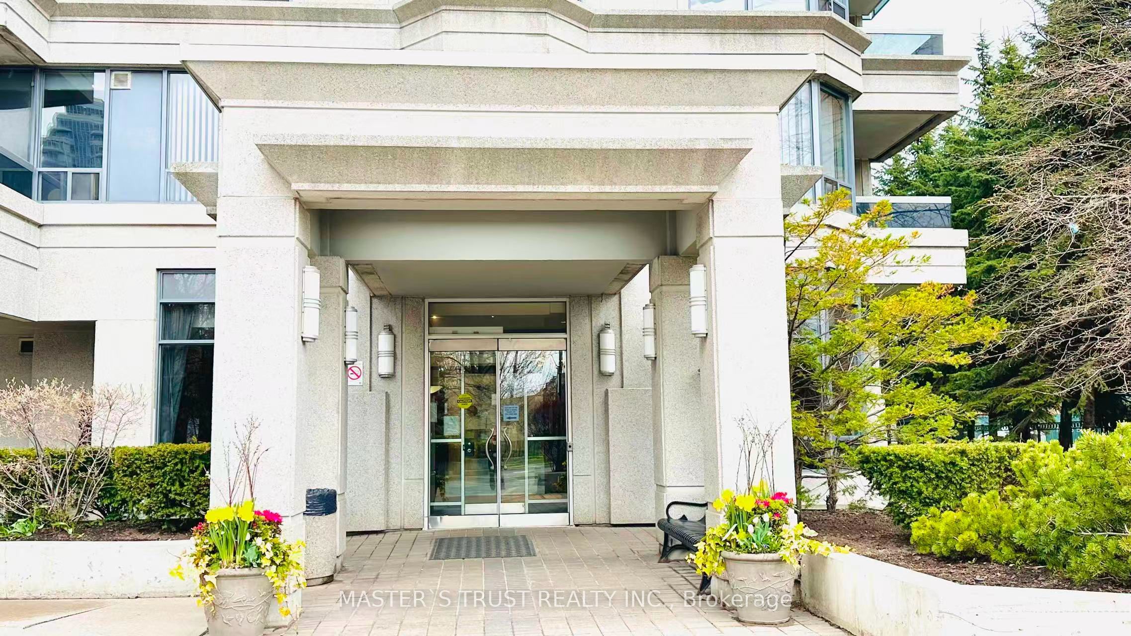 35 SW Finch Avenue E 1211, Toronto, ON M2N 6Z8 photo 2