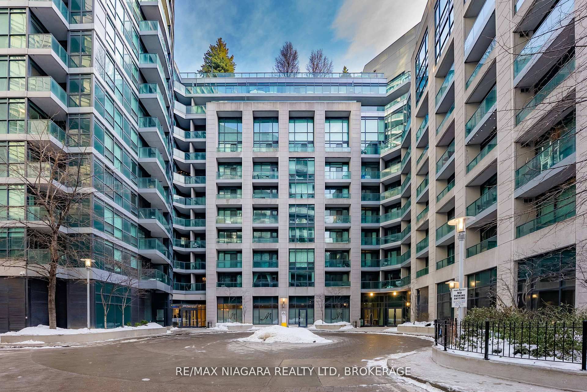 600 Fleet Street 1601, Toronto, ON M5V 1B7