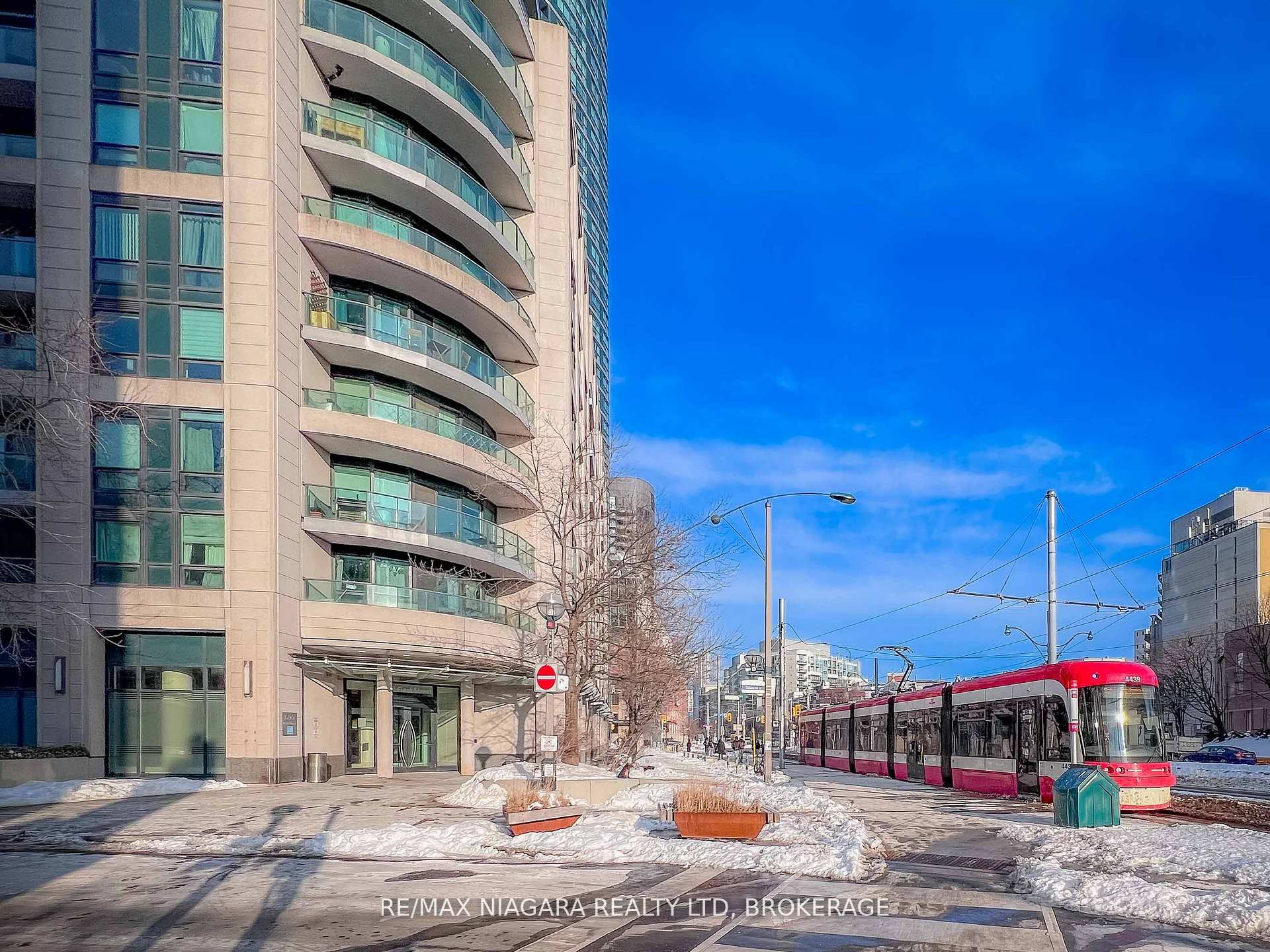600 Fleet Street 1601, Toronto, ON M5V 1B7 photo 2