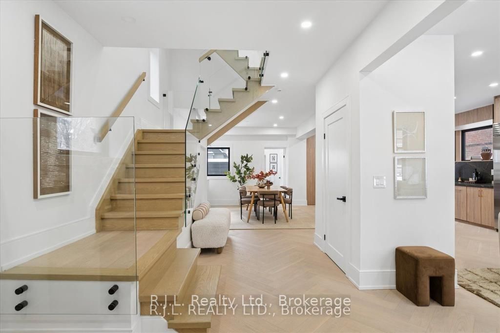 111 Roxborough Drive, Toronto, ON M4W 1X5 photo 4