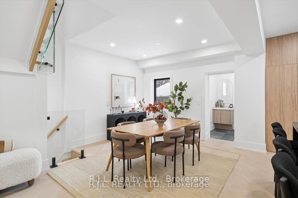 111 Roxborough Drive, Toronto, ON M4W 1X5 photo 5