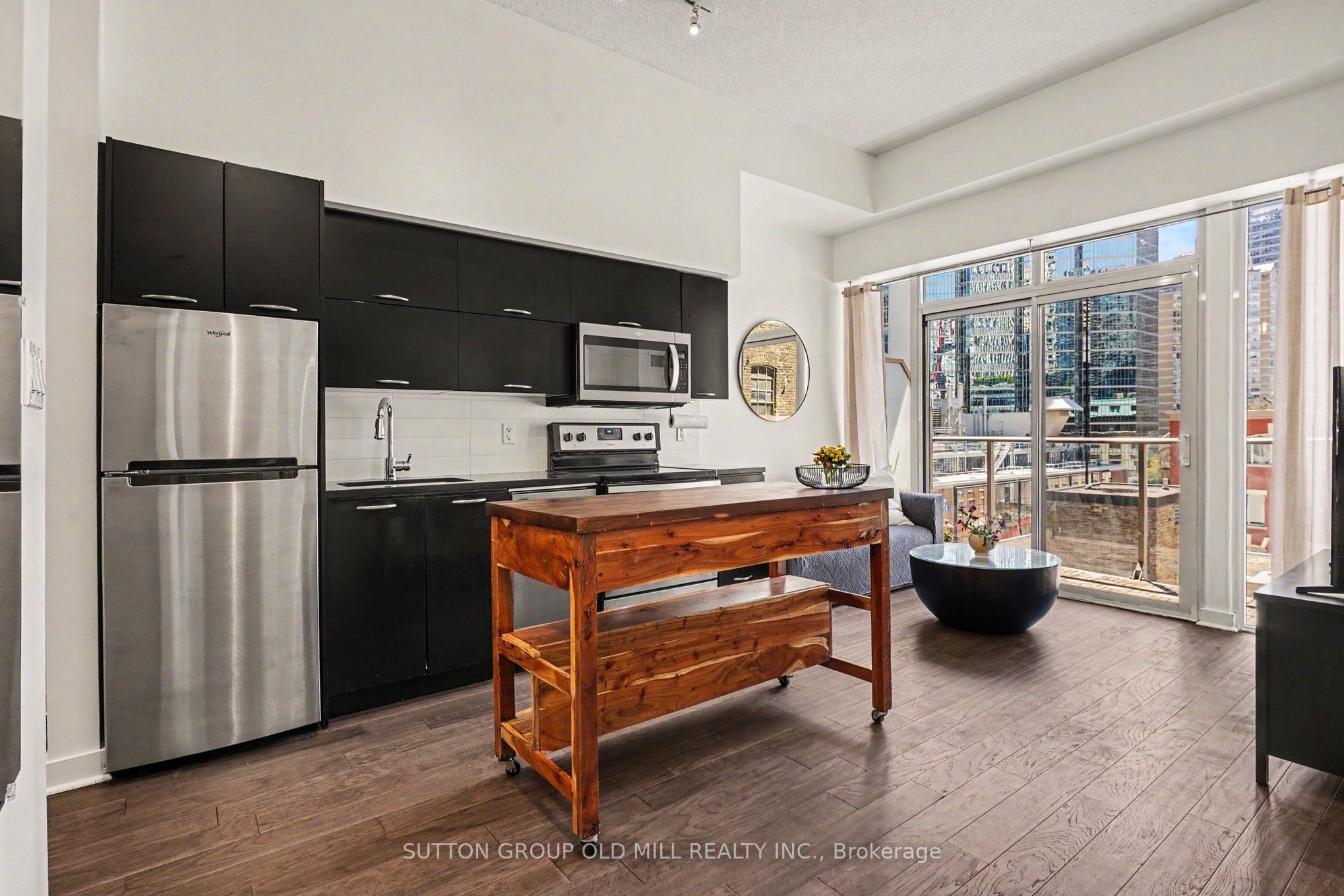126 Simcoe Street 713, Toronto, ON M5H 4E6 photo 2