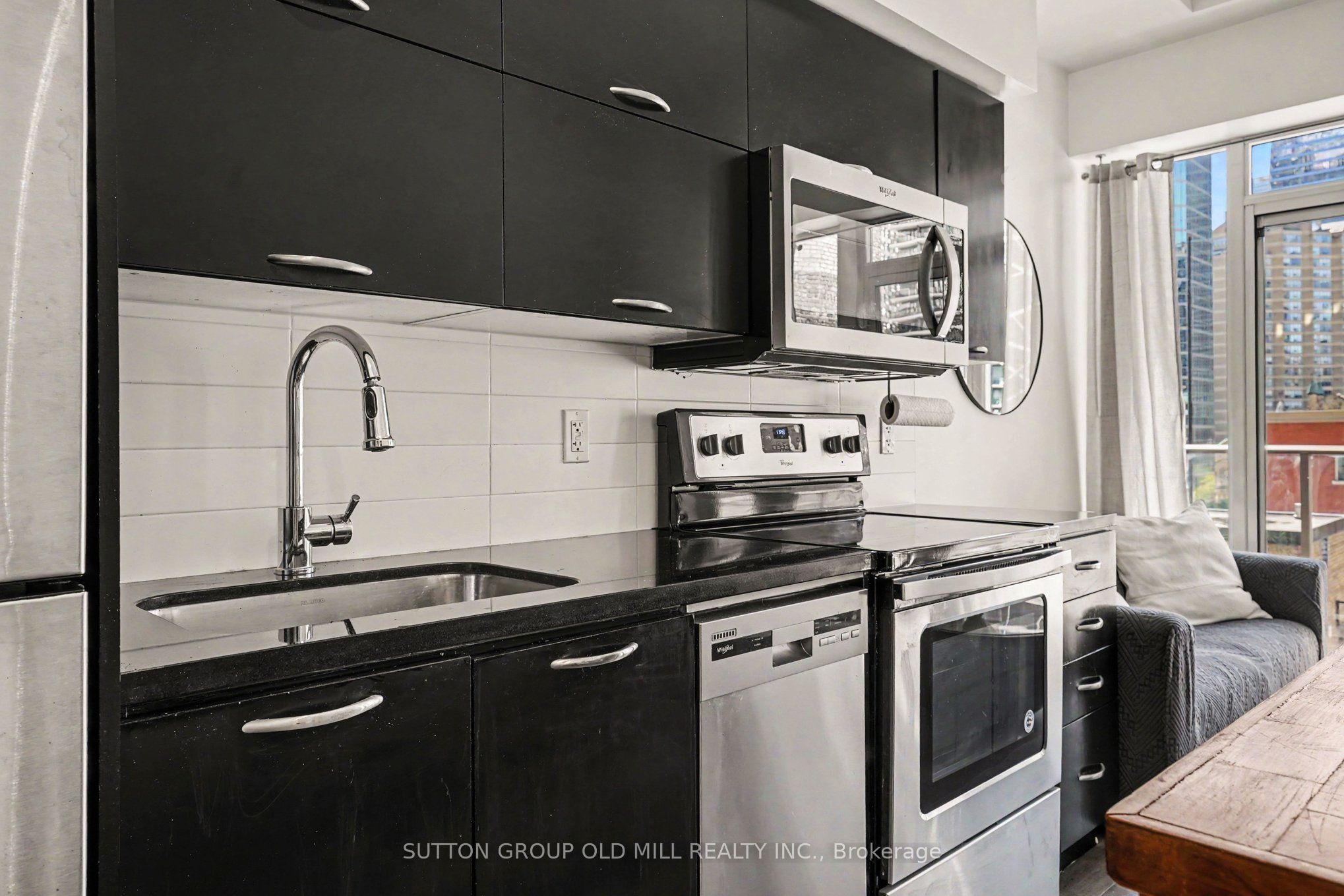 126 Simcoe Street 713, Toronto, ON M5H 4E6 photo 4