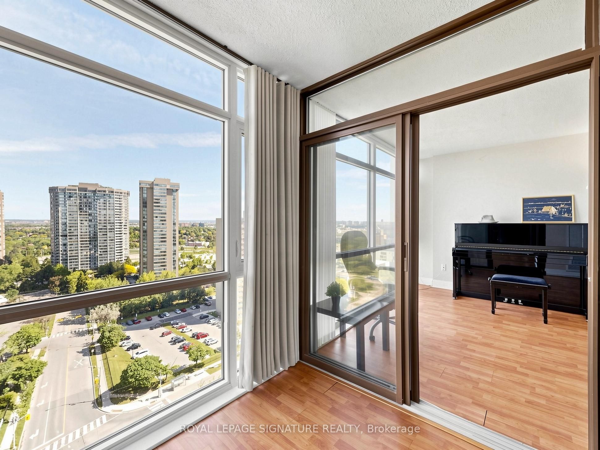 1555 Finch Avenue E 1901, Toronto, ON M2J 4X9 photo 2