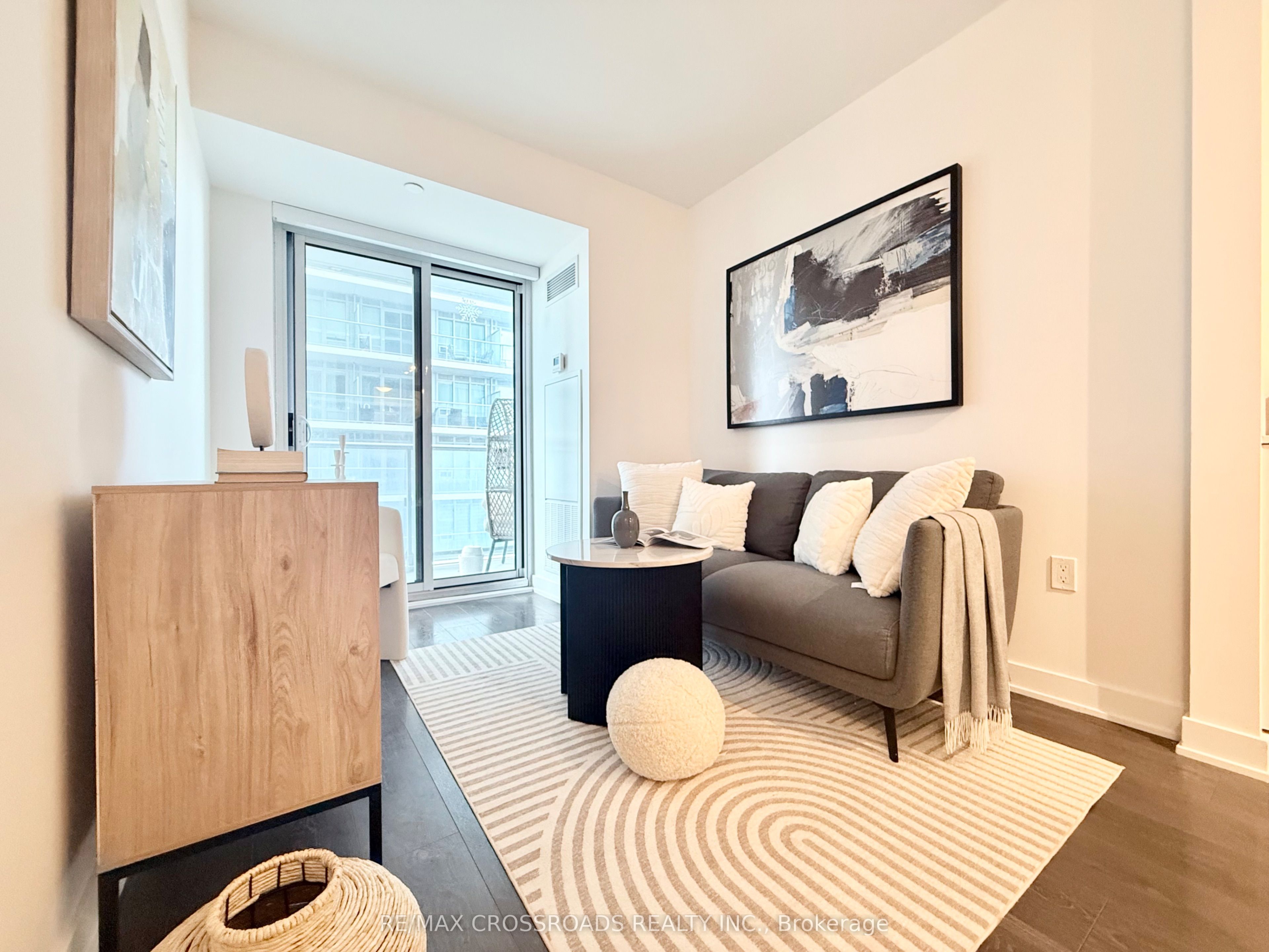 195 Redpath Avenue 2301, Toronto, ON M4P 0E4 photo 3