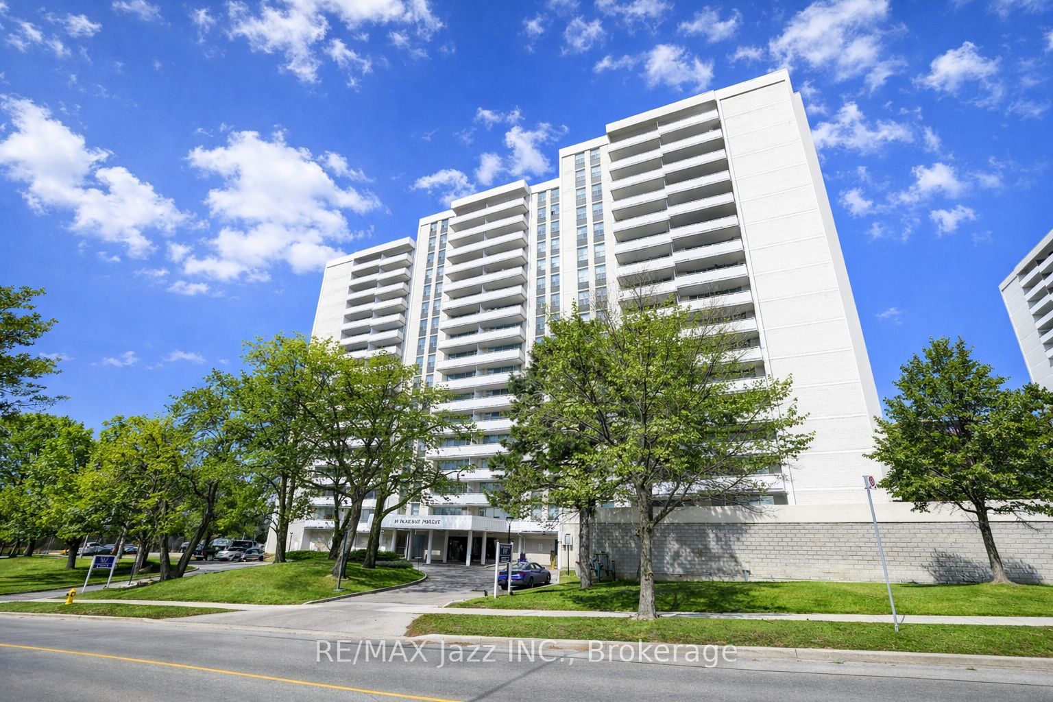 10 Parkway Forest Drive 1008, Toronto, ON M2J 1L3