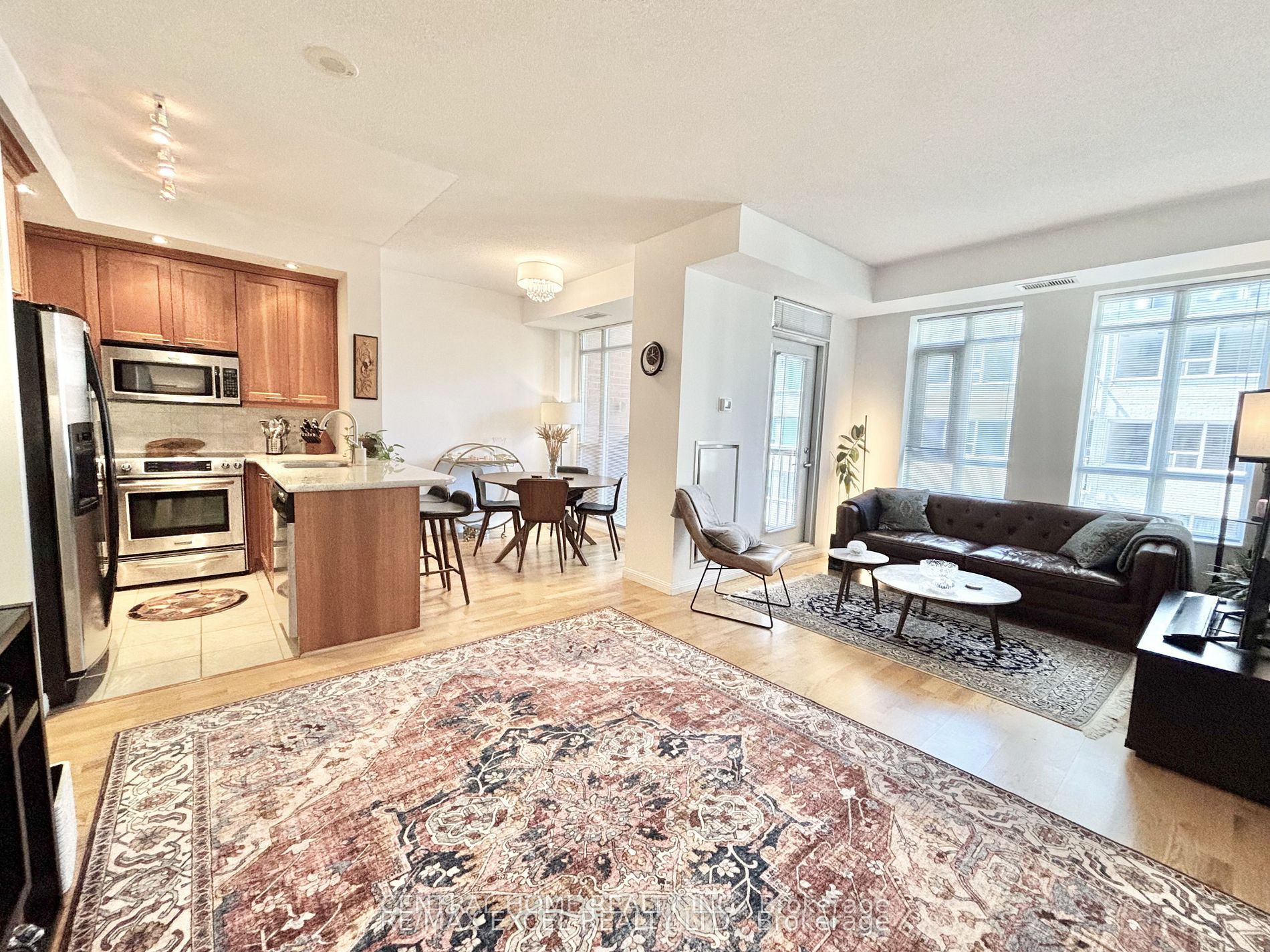 900 Mount Pleasant Road 426, Toronto, ON M4P 3J9