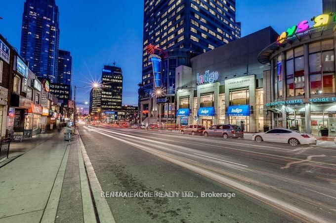 900 Mount Pleasant Road 426, Toronto, ON M4P 3J9 photo 3