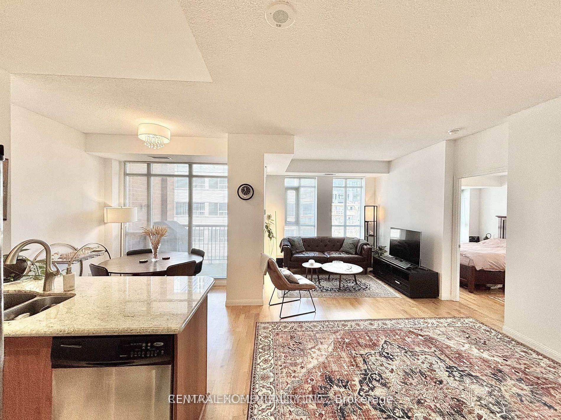 900 Mount Pleasant Road 426, Toronto, ON M4P 3J9 photo 4