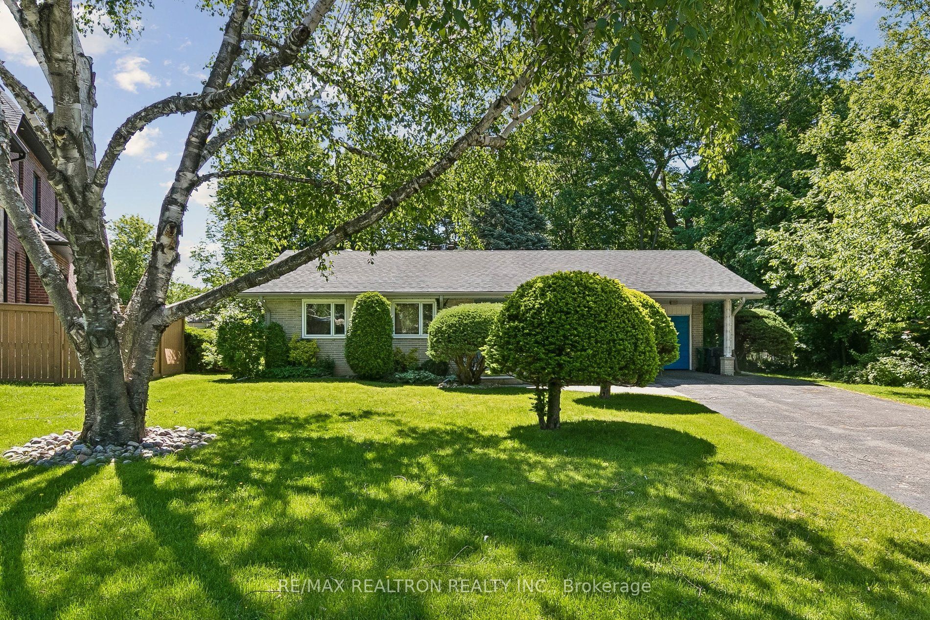 25 Groveland Crescent, Toronto, ON M3A 3C4 photo 2