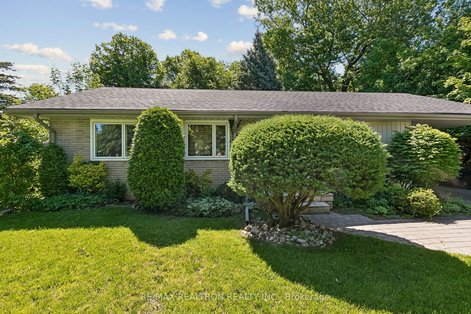 25 Groveland Crescent, Toronto, ON M3A 3C4 photo 4