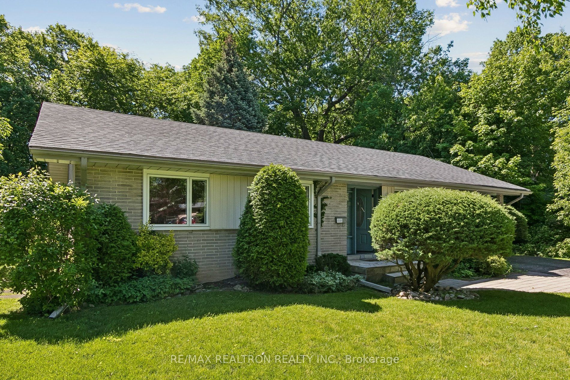 25 Groveland Crescent, Toronto, ON M3A 3C4 photo 5