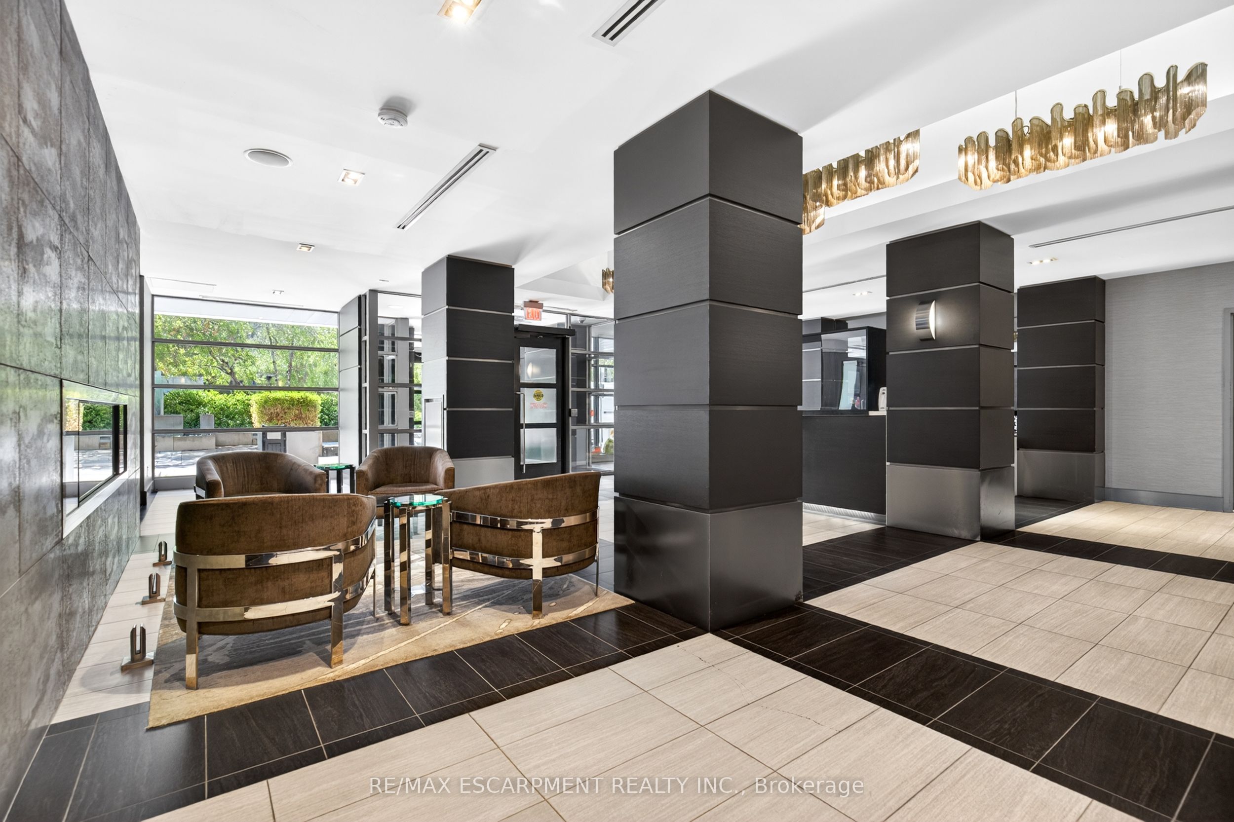 399 Adelaide Street W 806, Toronto, ON M5V 1S1 photo 3