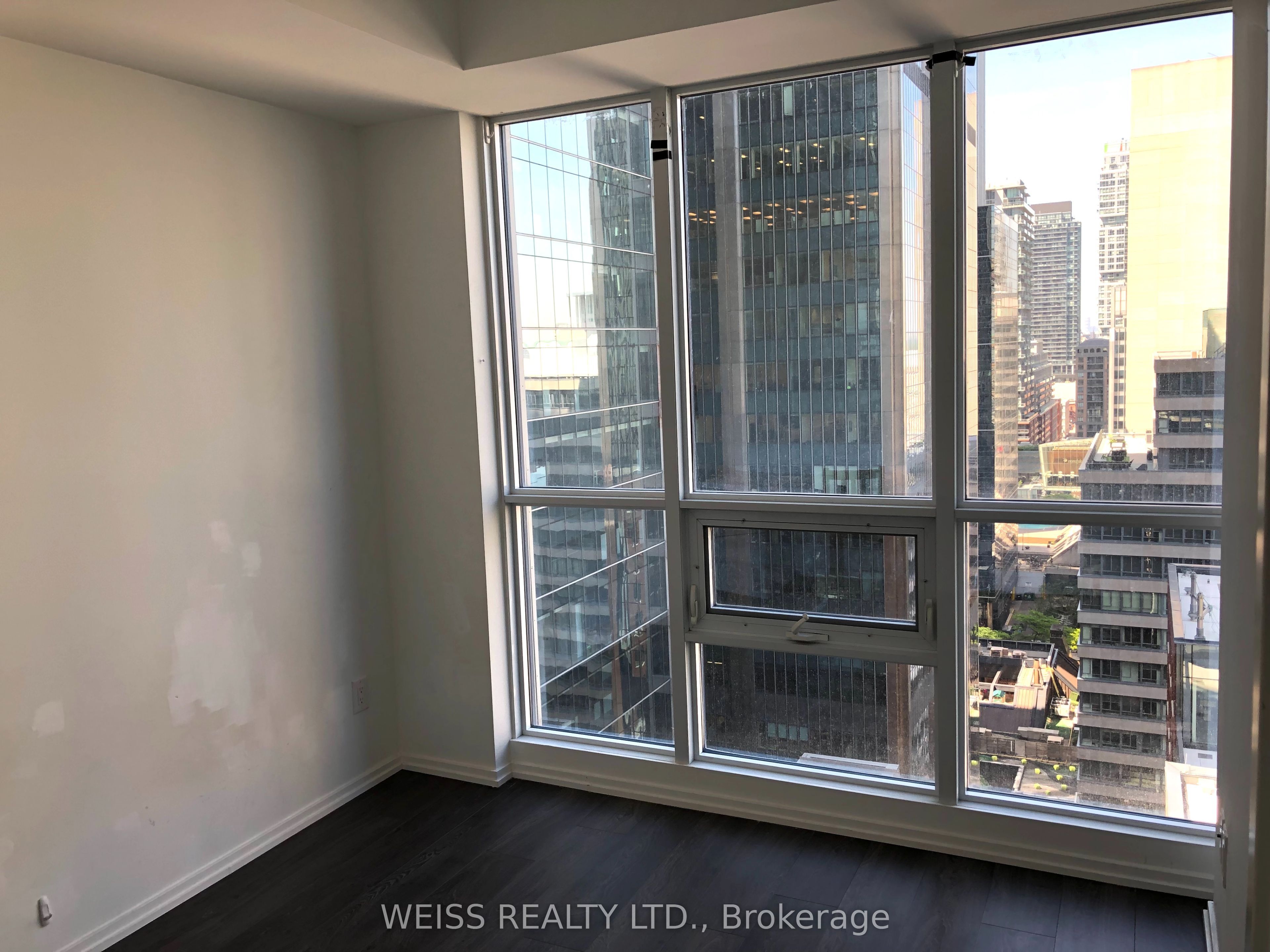 70 Temperance Street 1815, Toronto, ON M5H 4E8