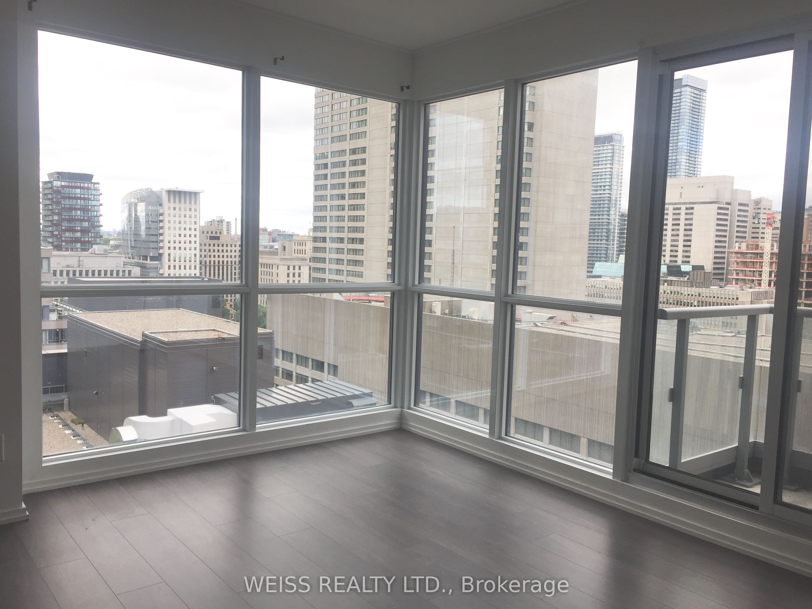 70 Temperance Street 1815, Toronto, ON M5H 4E8 photo 2