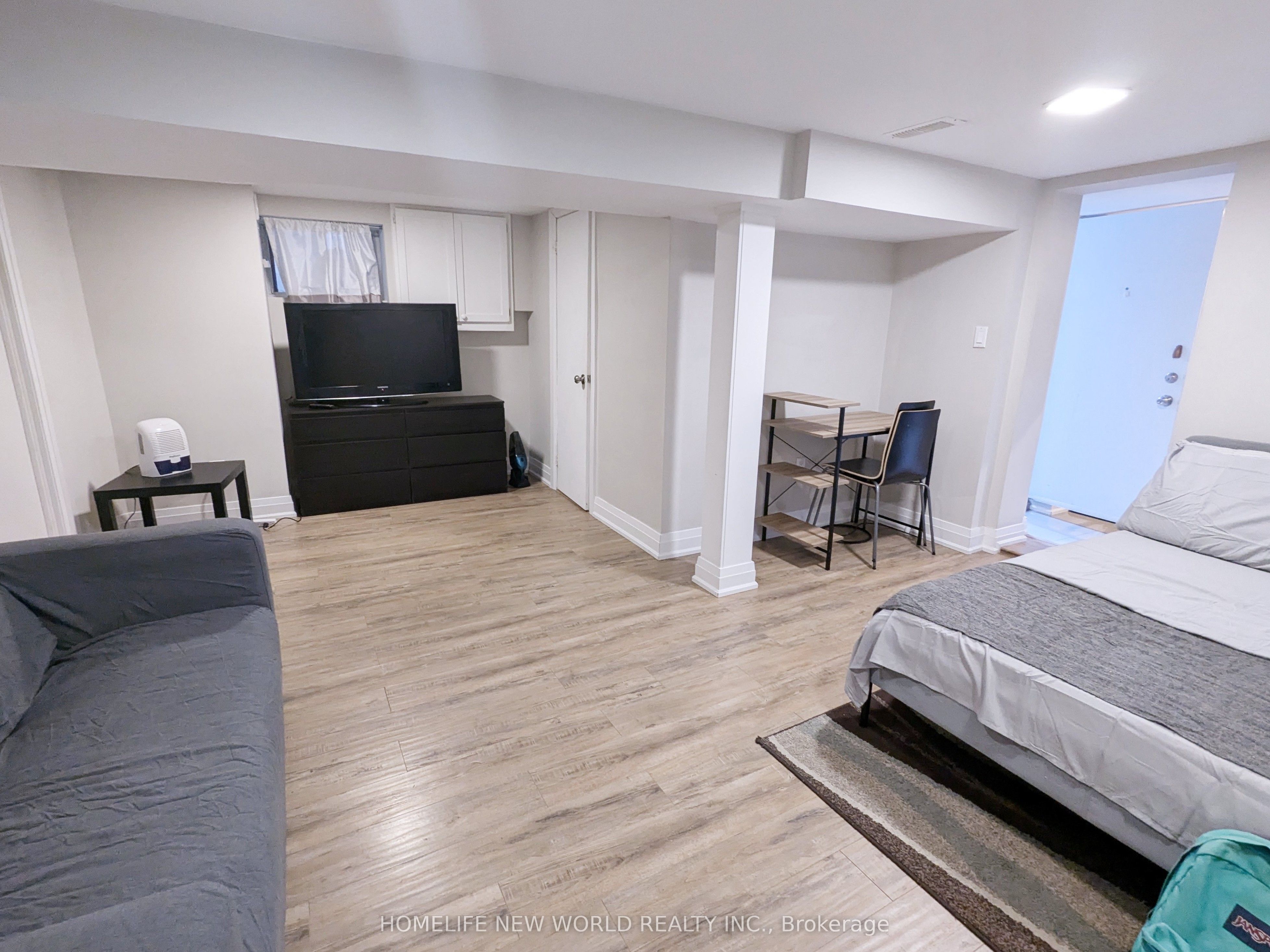 276 Montrose Avenue Bsmt, Toronto, ON M6G 3G8 photo 4