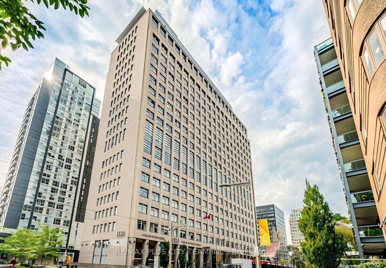 111 St. Clair Avenue W 902, Toronto, ON M4V 1N5
