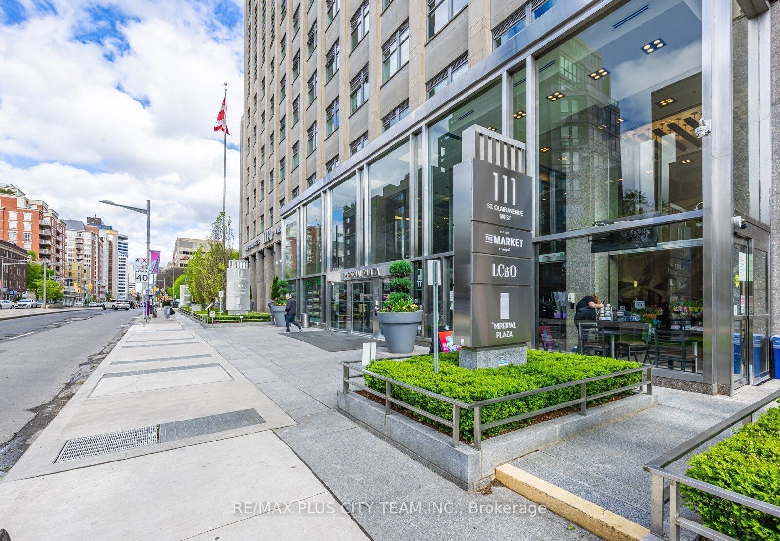 111 St. Clair Avenue W 902, Toronto, ON M4V 1N5 photo 2