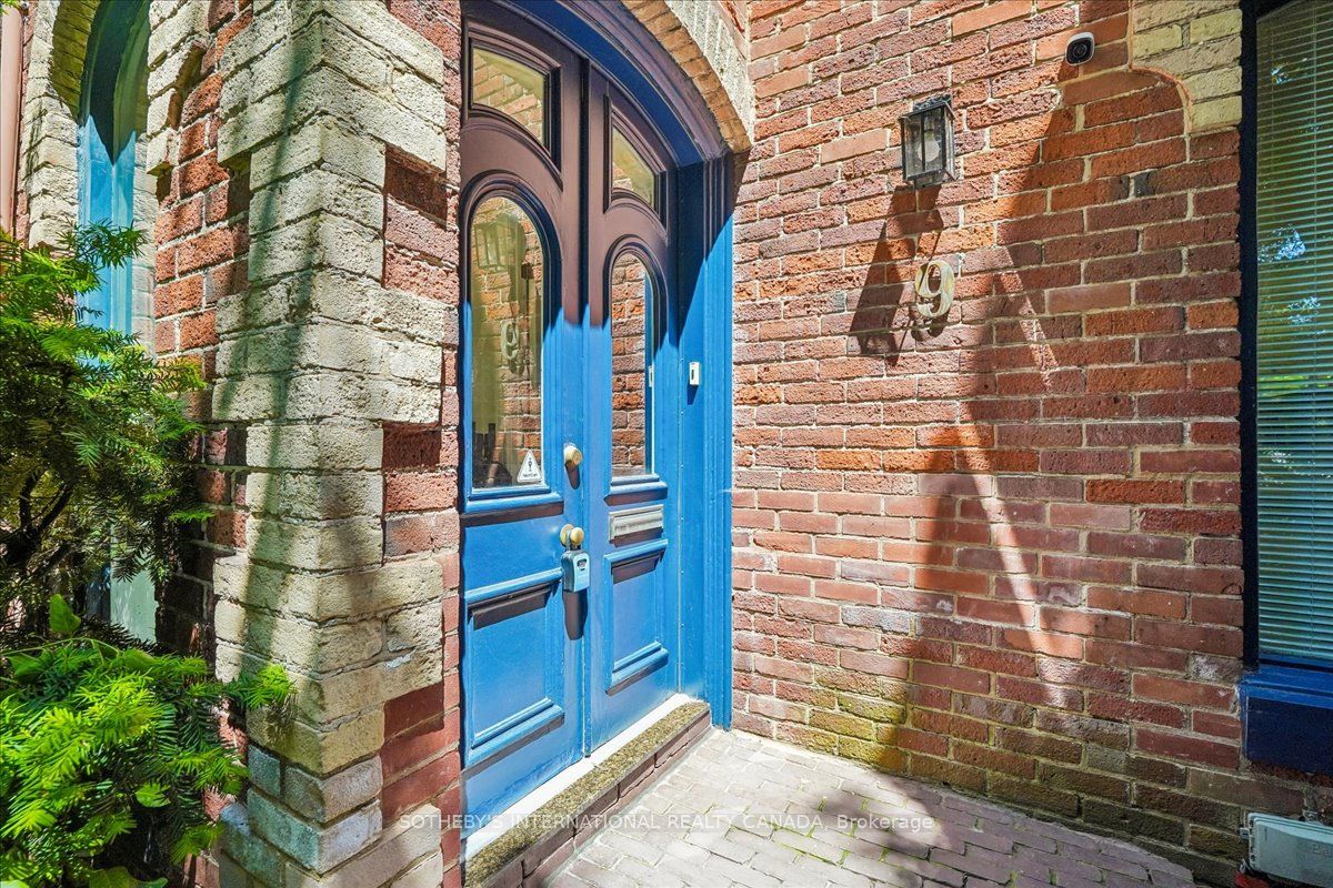 9 Rose Avenue, Toronto, ON M4X 1N6 photo 3