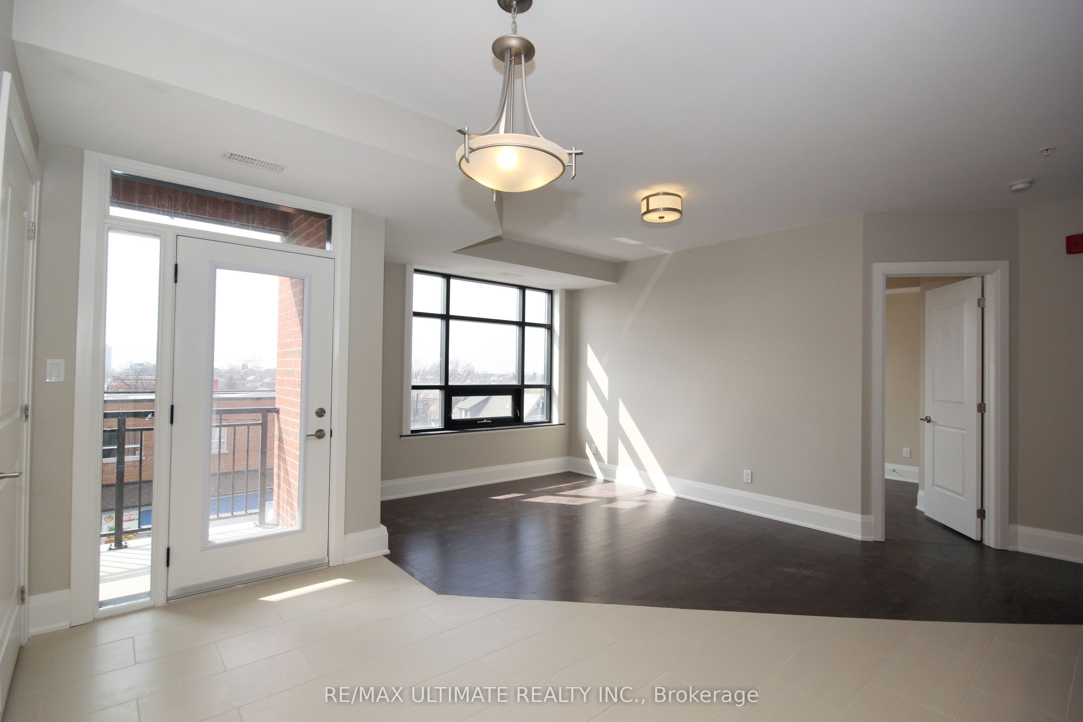 458 Oakwood Avenue 502, Toronto, ON M6E 2W6 photo 5