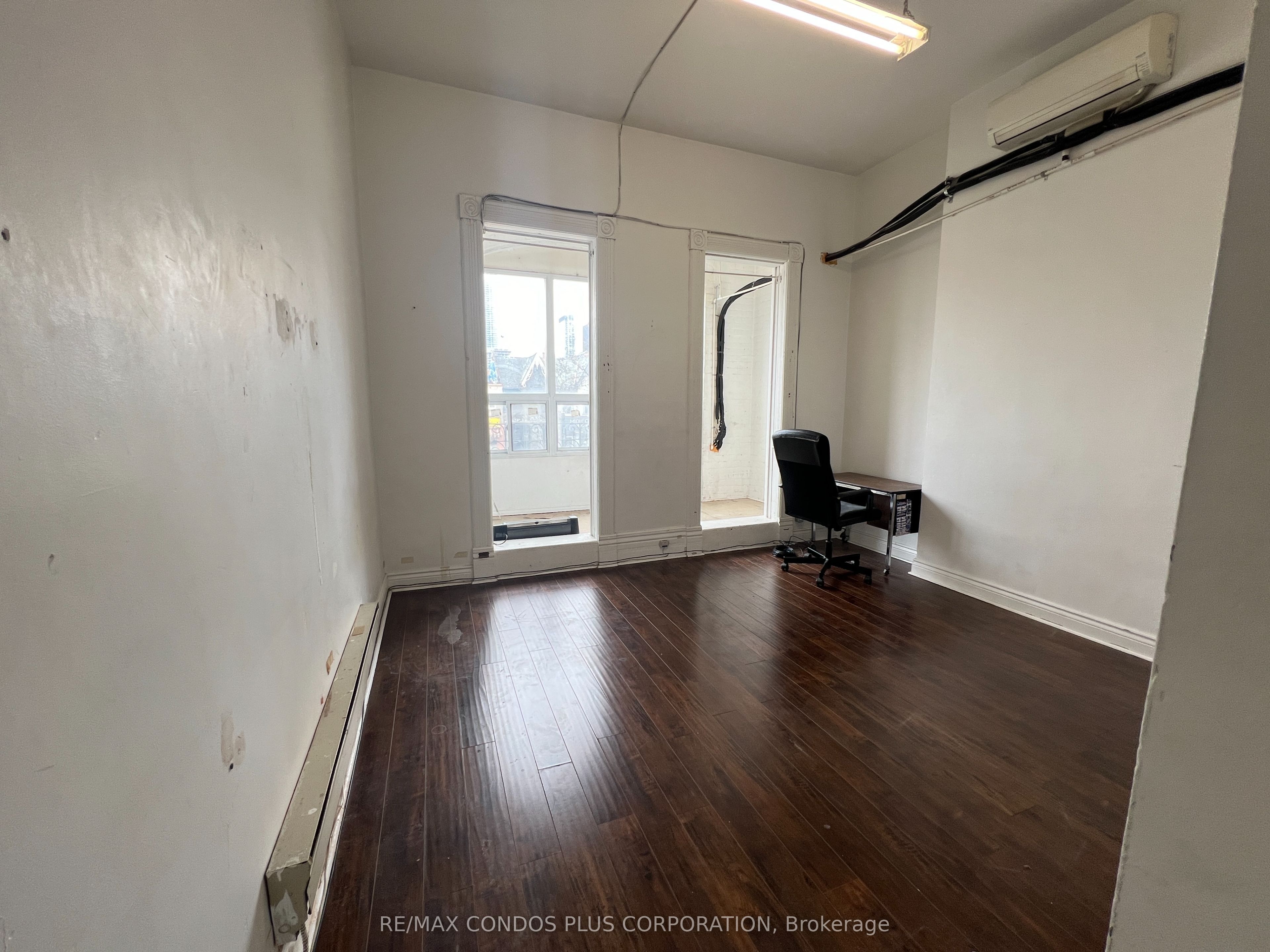 324 Spadina Avenue #B, Toronto, ON M5T 2E7 photo 2