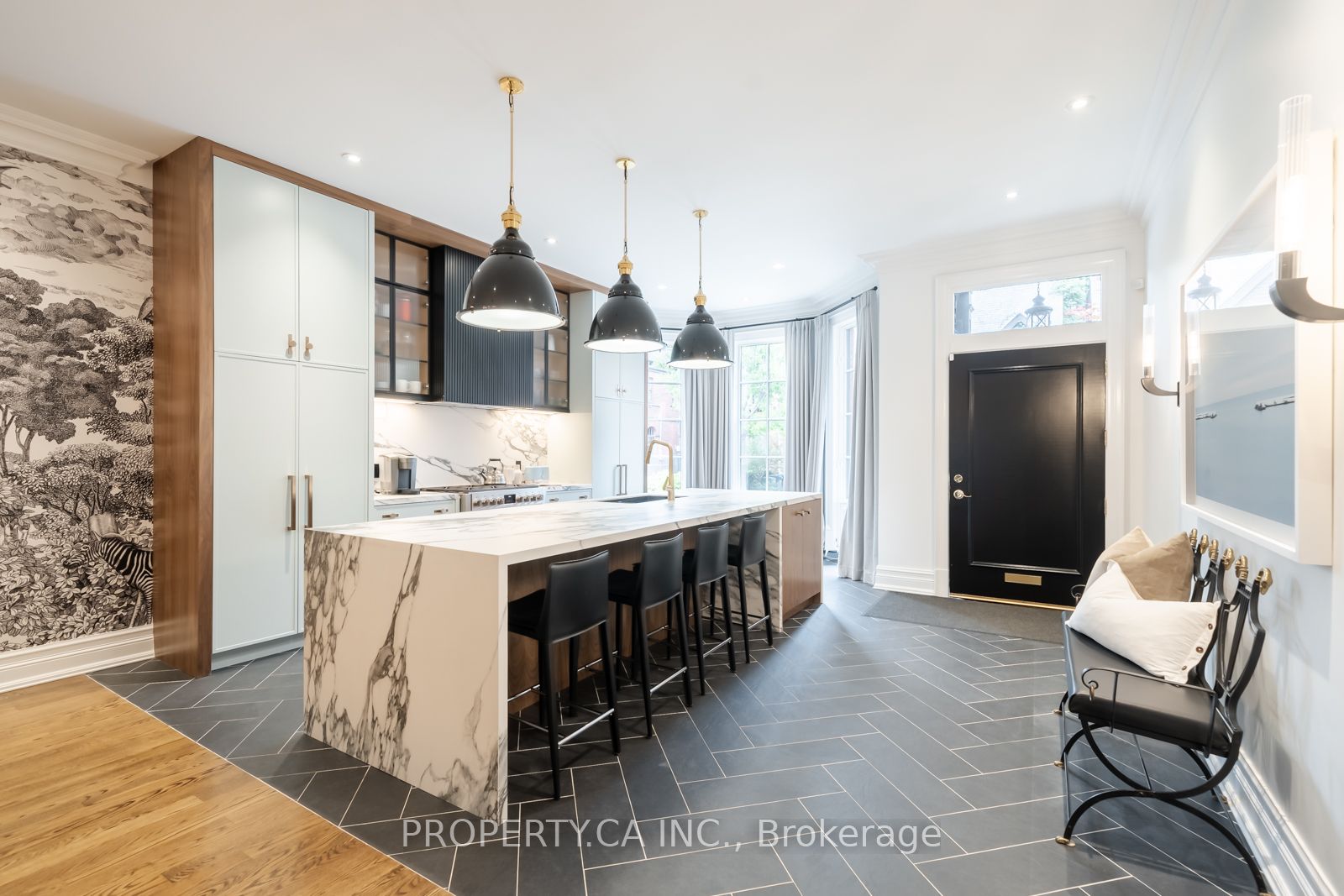 43 Bernard Avenue, Toronto, ON M5R 1R3 photo 2