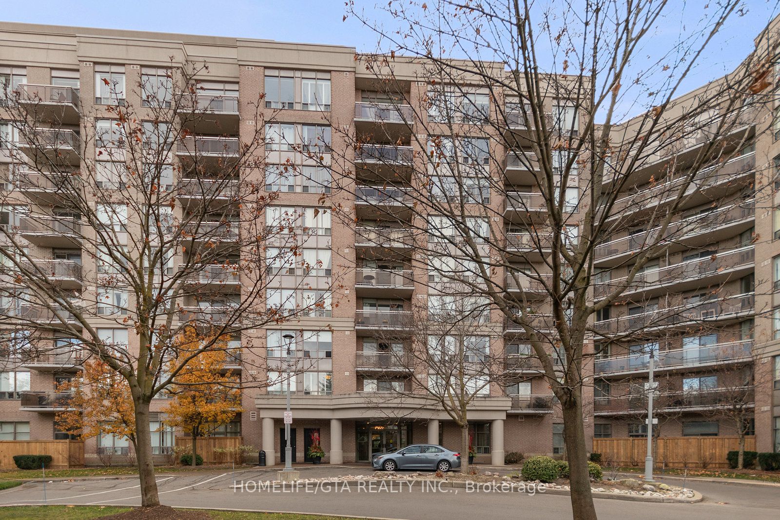 1720 Eglinton Avenue E 821, Toronto, ON M4A 2X8 photo 2