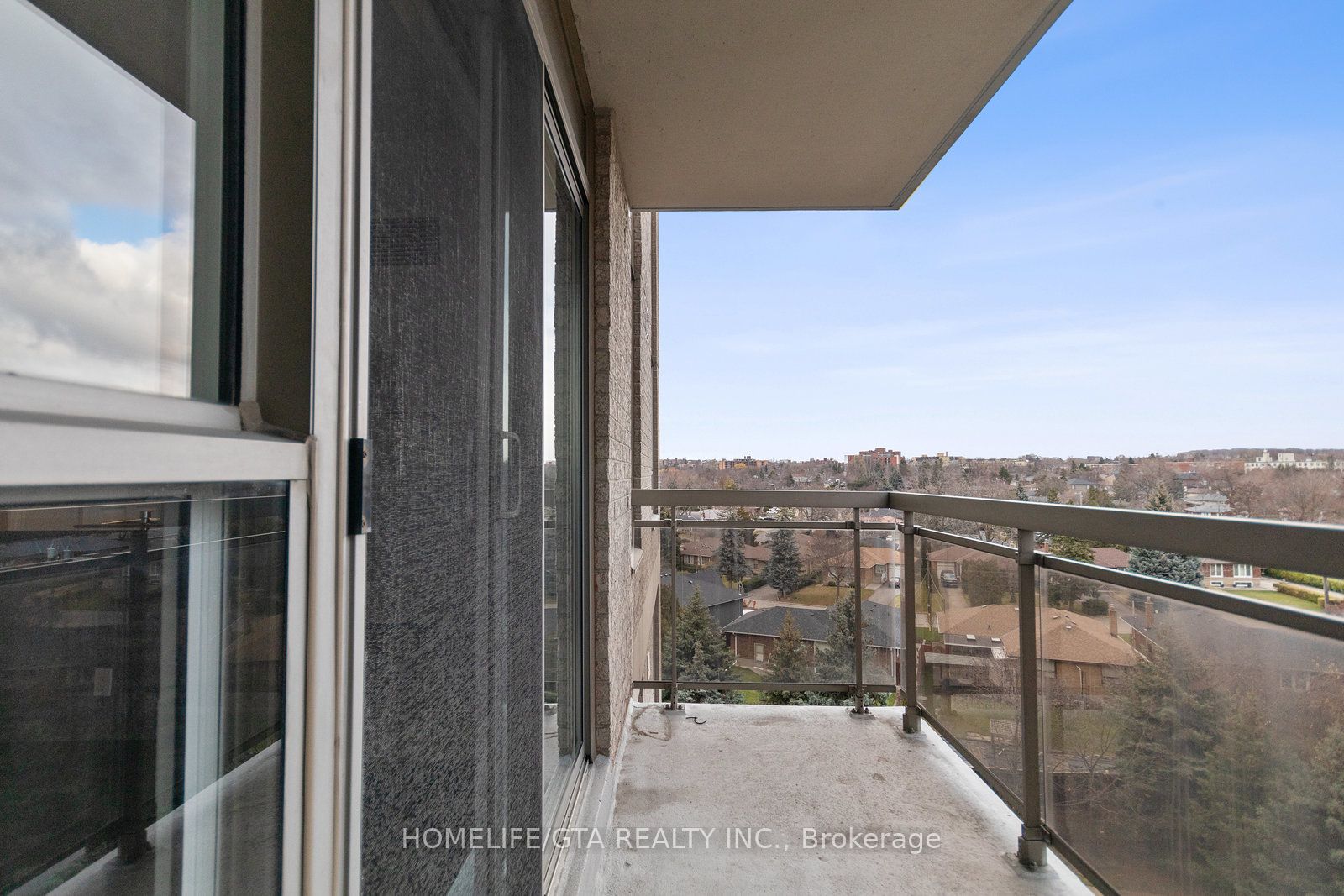 1720 Eglinton Avenue E 821, Toronto, ON M4A 2X8 photo 3