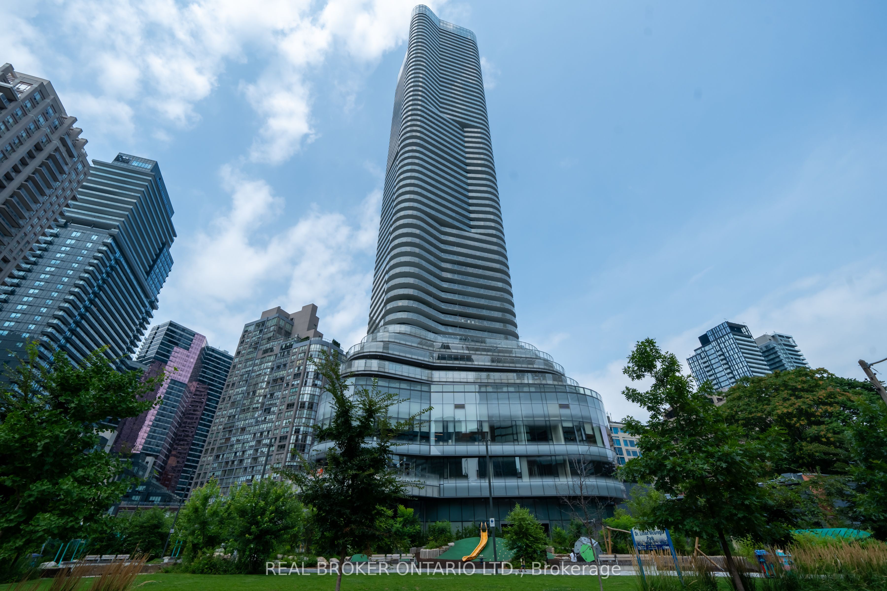 11 Wellesley Street W 5611, Toronto, ON M4Y 0G4