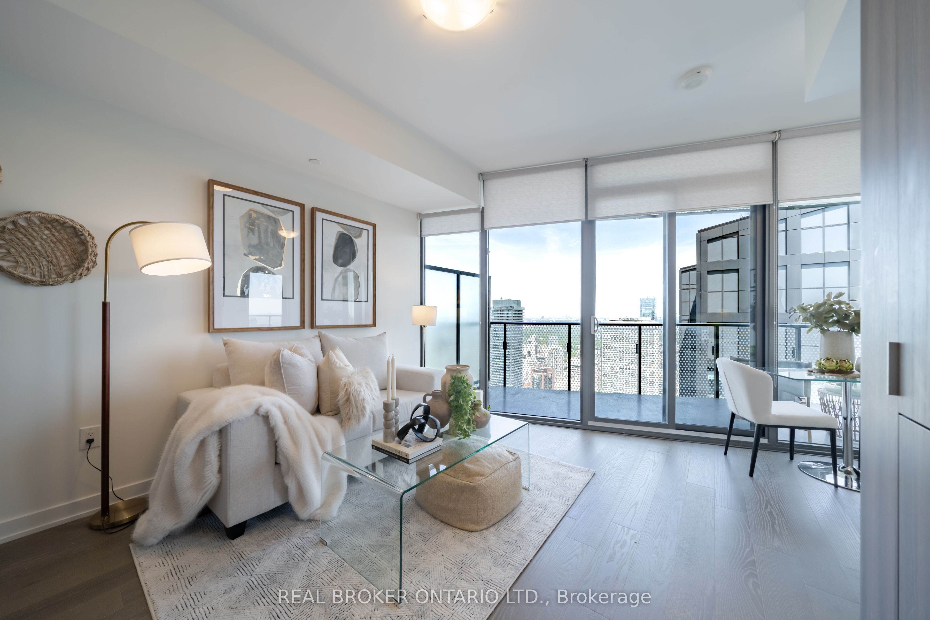 11 Wellesley Street W 5611, Toronto, ON M4Y 0G4 photo 4