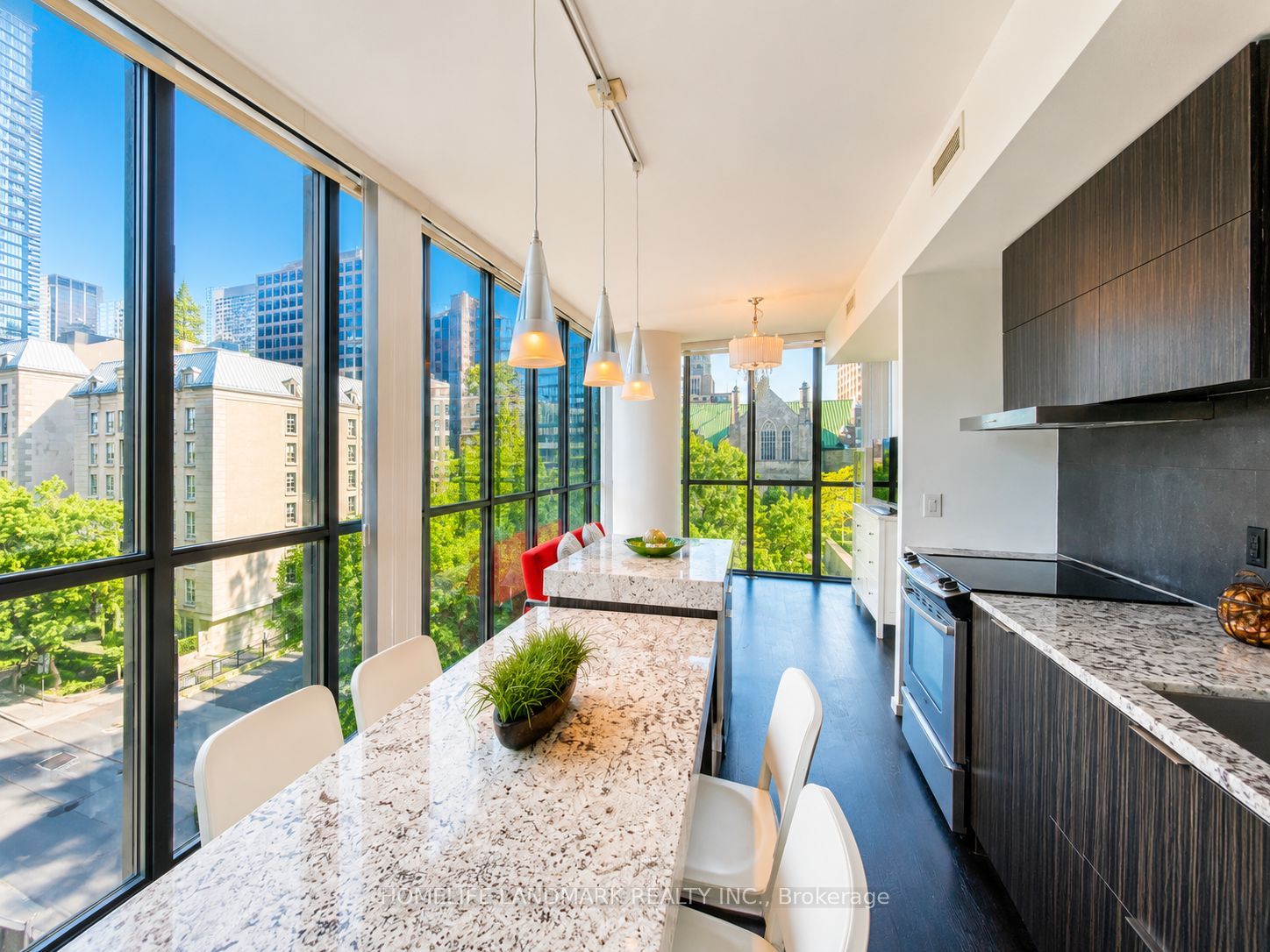 101 Charles Street E 606, Toronto, ON M4Y 0A9