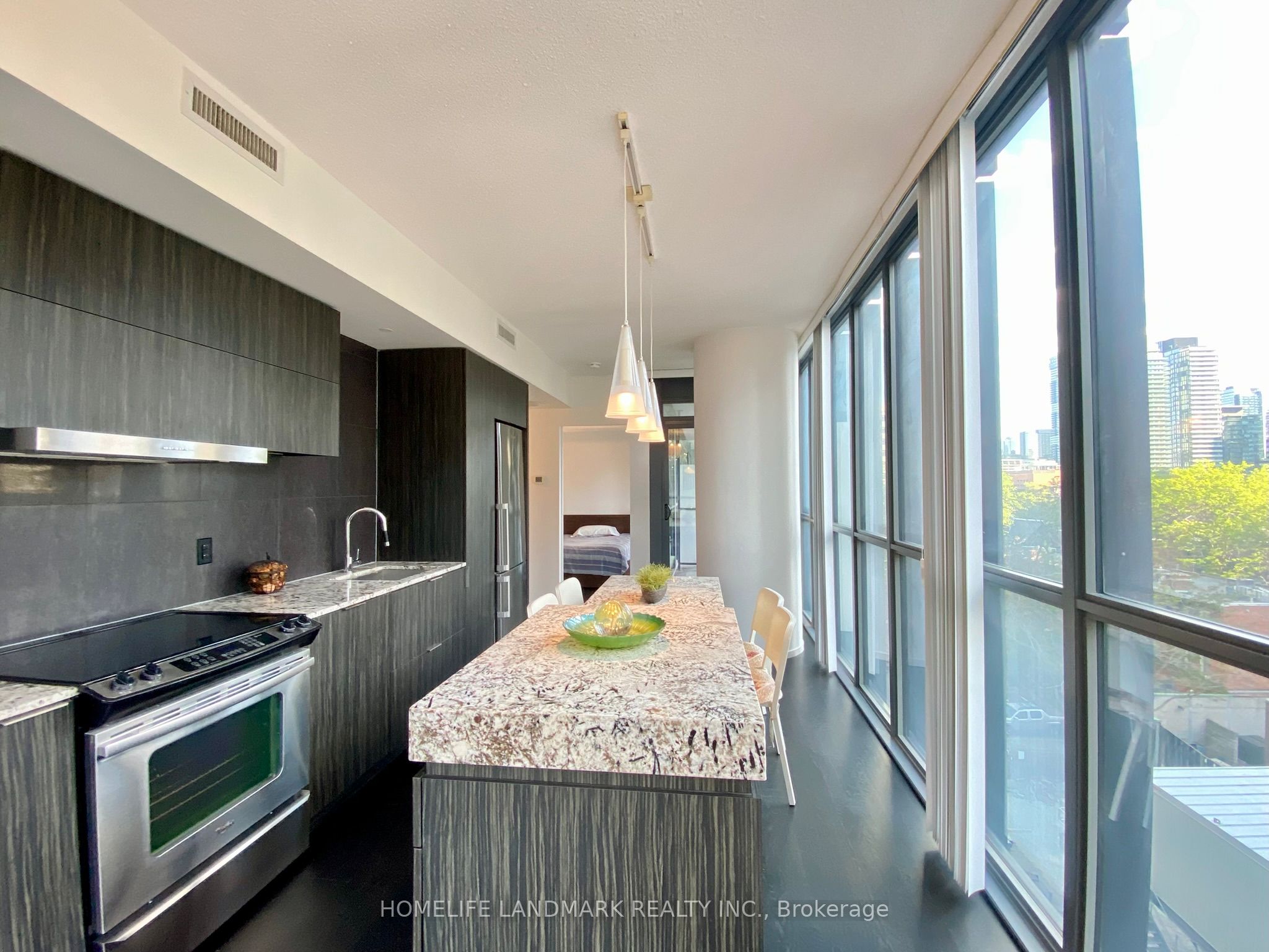 101 Charles Street E 606, Toronto, ON M4Y 0A9 photo 3