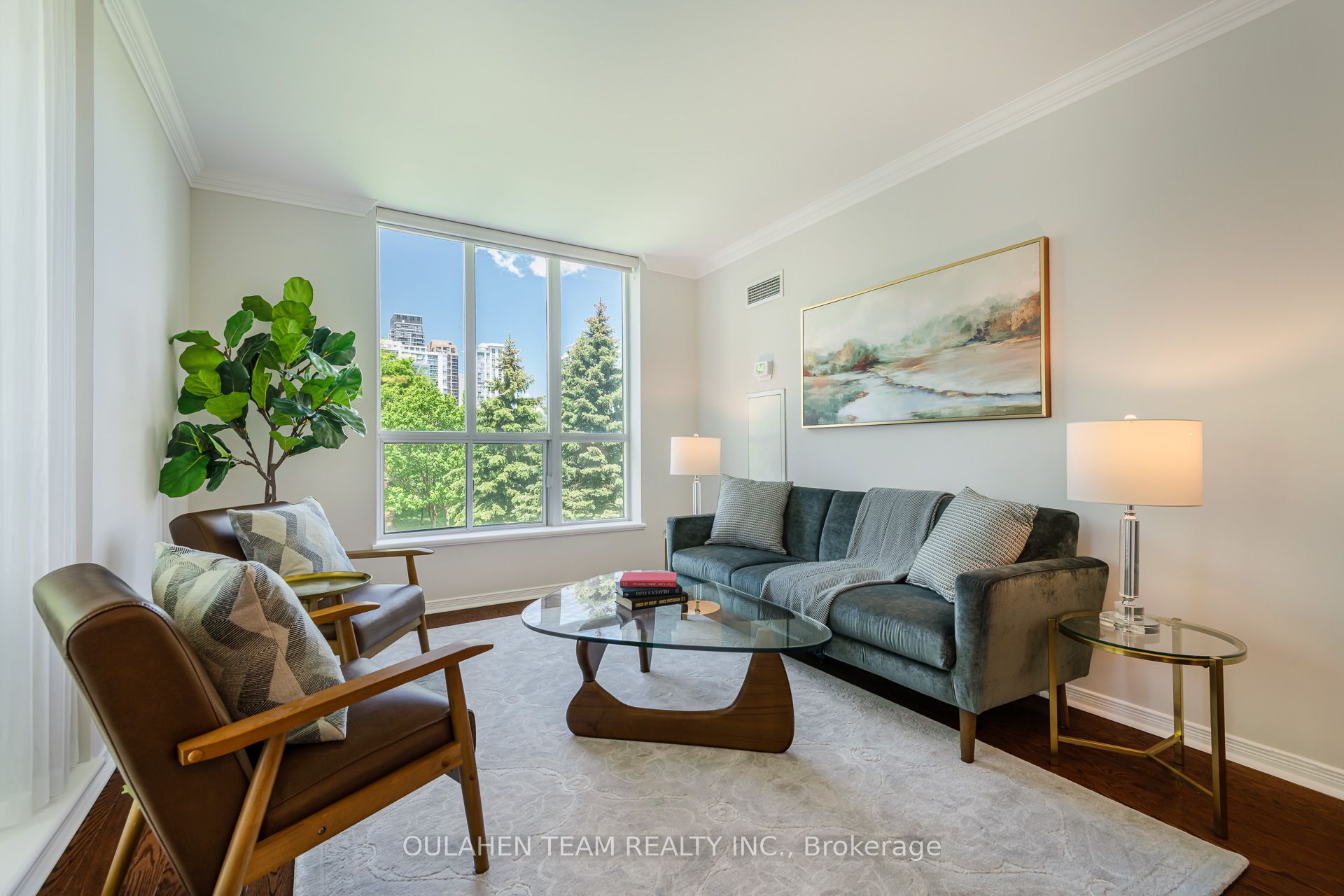 51 Harrison Garden Boulevard 202, Toronto, ON M2N 7G4 photo 2