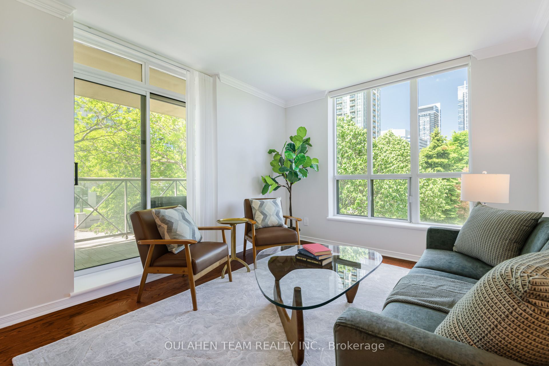 51 Harrison Garden Boulevard 202, Toronto, ON M2N 7G4 photo 3