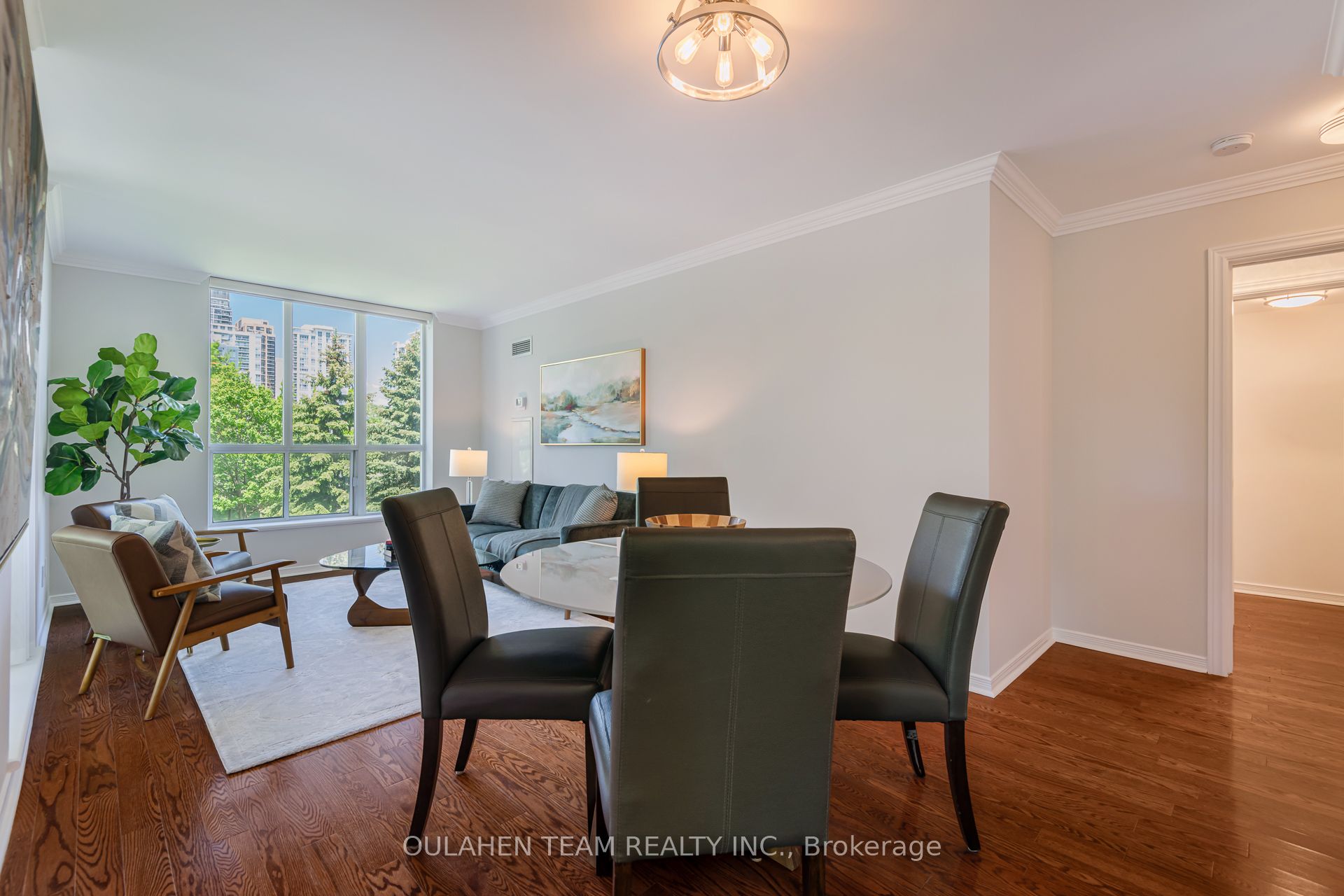 51 Harrison Garden Boulevard 202, Toronto, ON M2N 7G4 photo 4