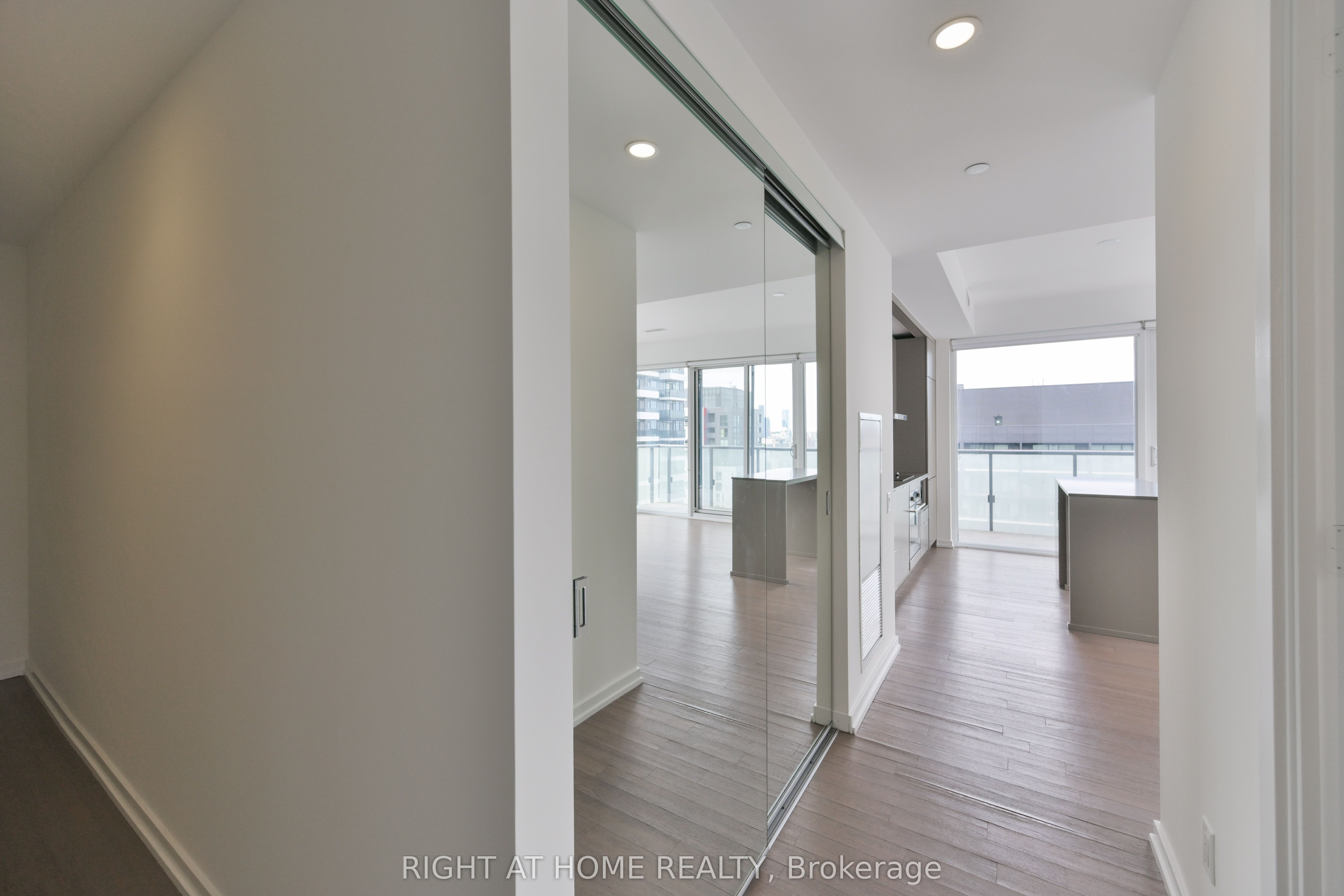 101 Peter Street W 3903, Toronto, ON M5V 0G6 photo 4