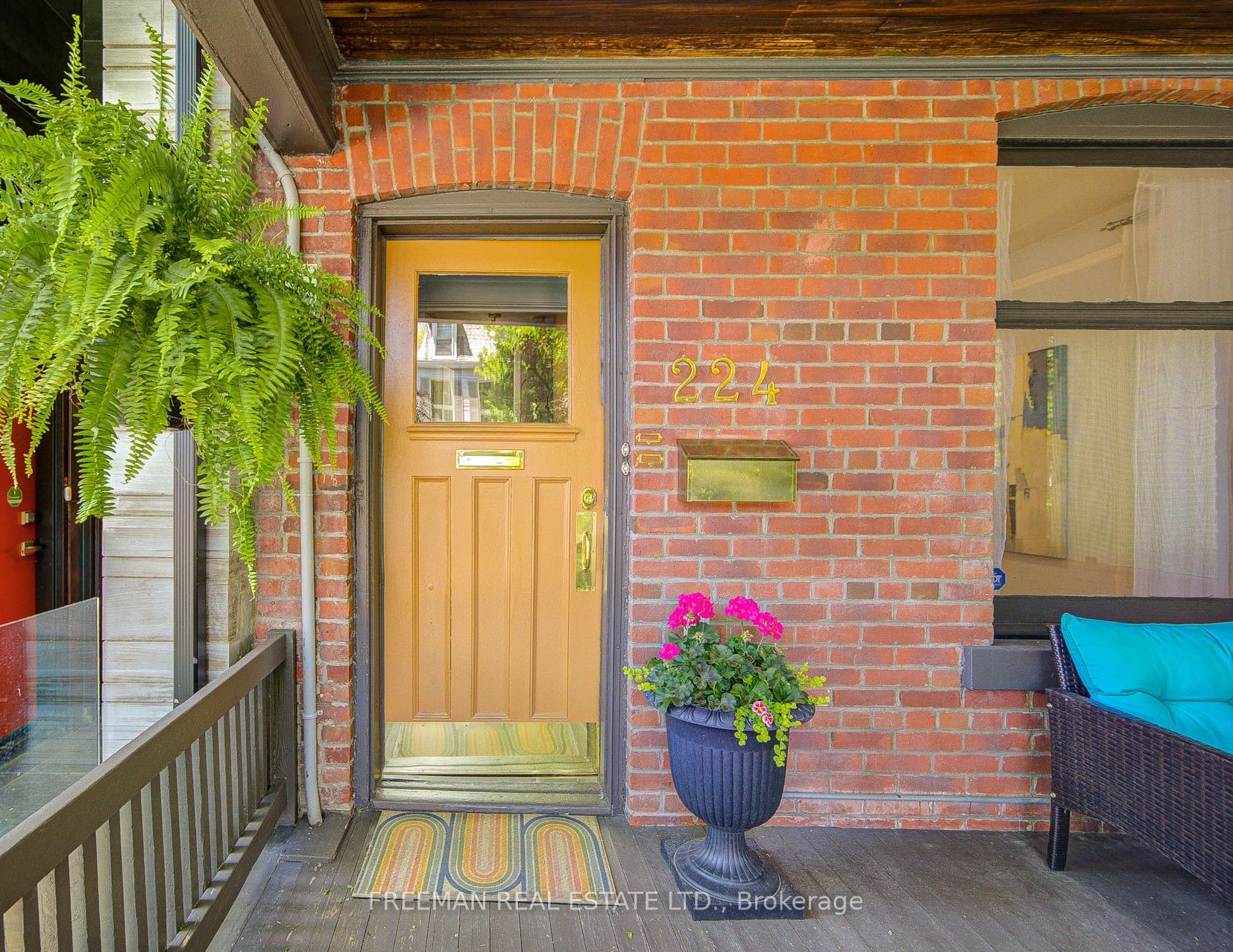224 Lippincott Street, Toronto, ON M5S 2P5 photo 2
