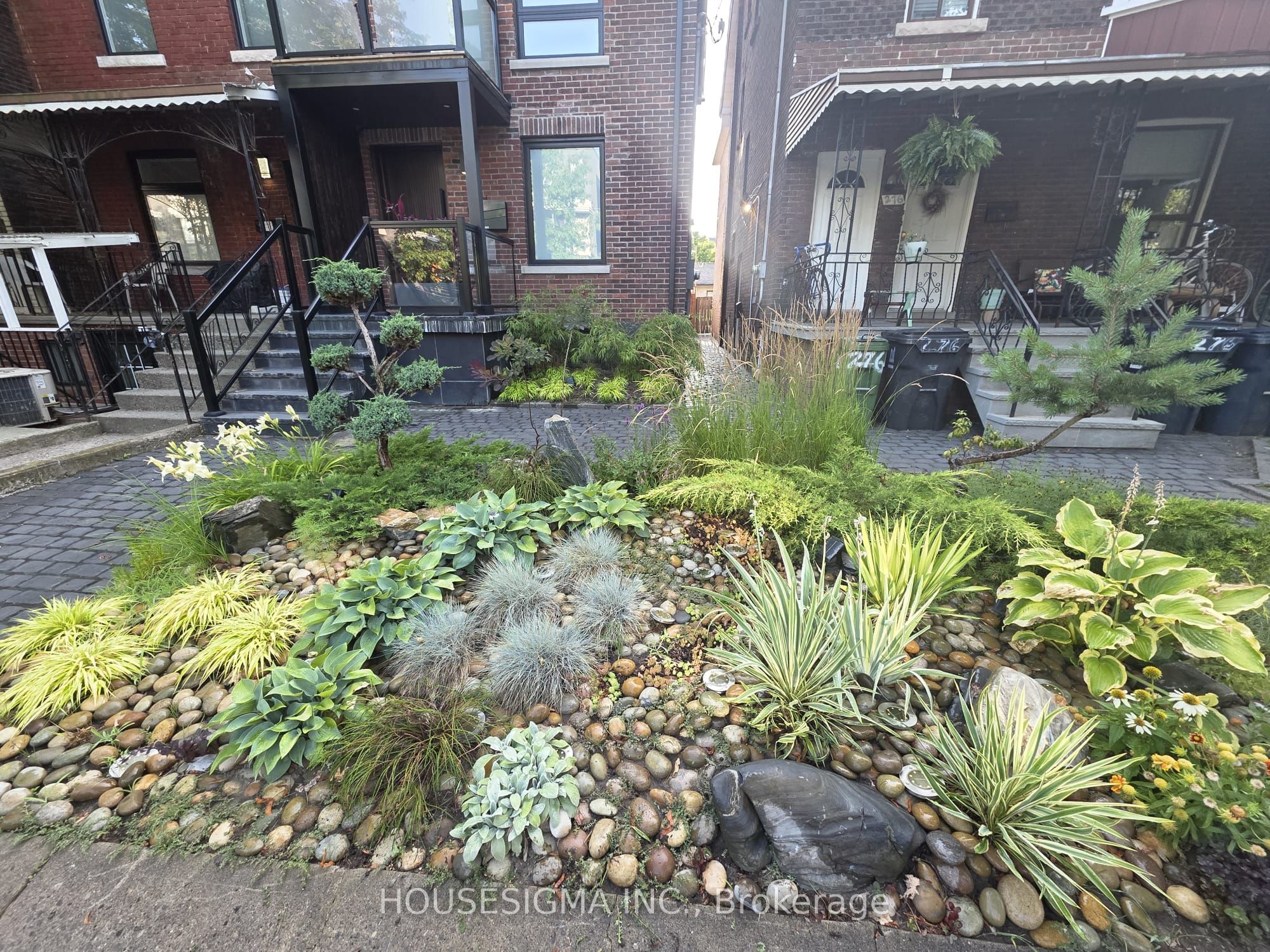 274 Roxton Road Main, Toronto, ON M6G 3P9 photo 2