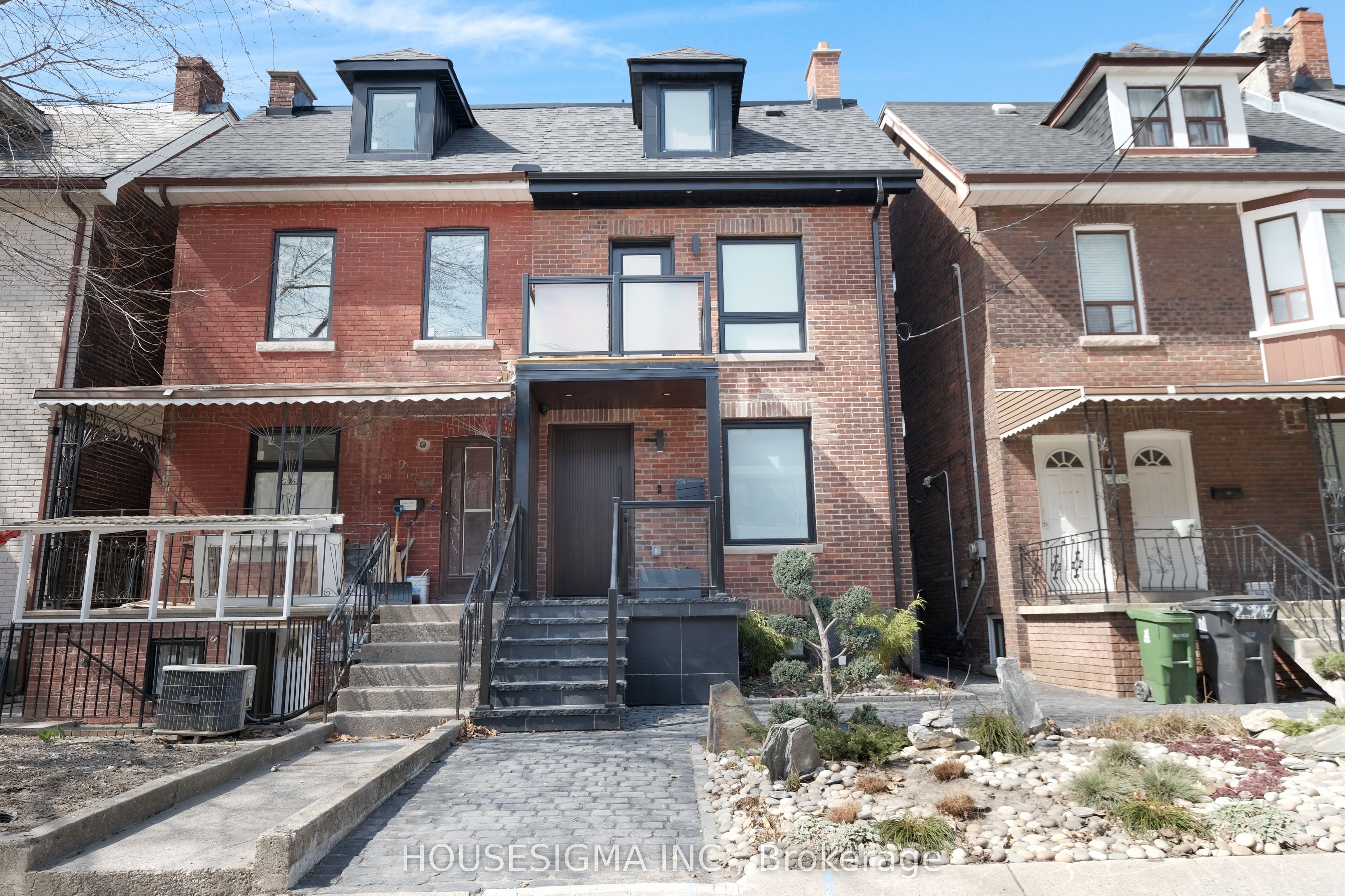 274 Roxton Road Main, Toronto, ON M6G 3P9 photo 3