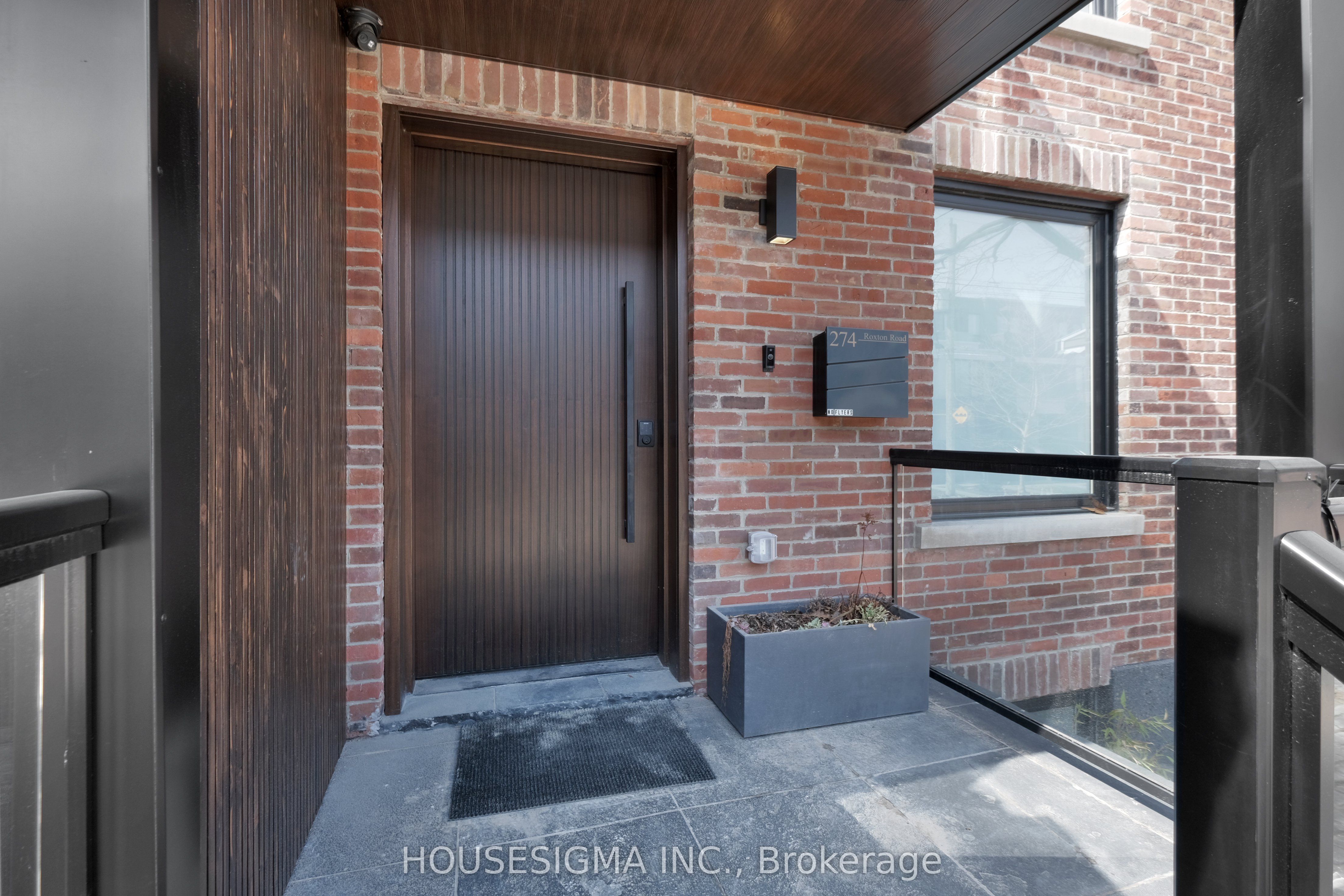 274 Roxton Road Main, Toronto, ON M6G 3P9 photo 4