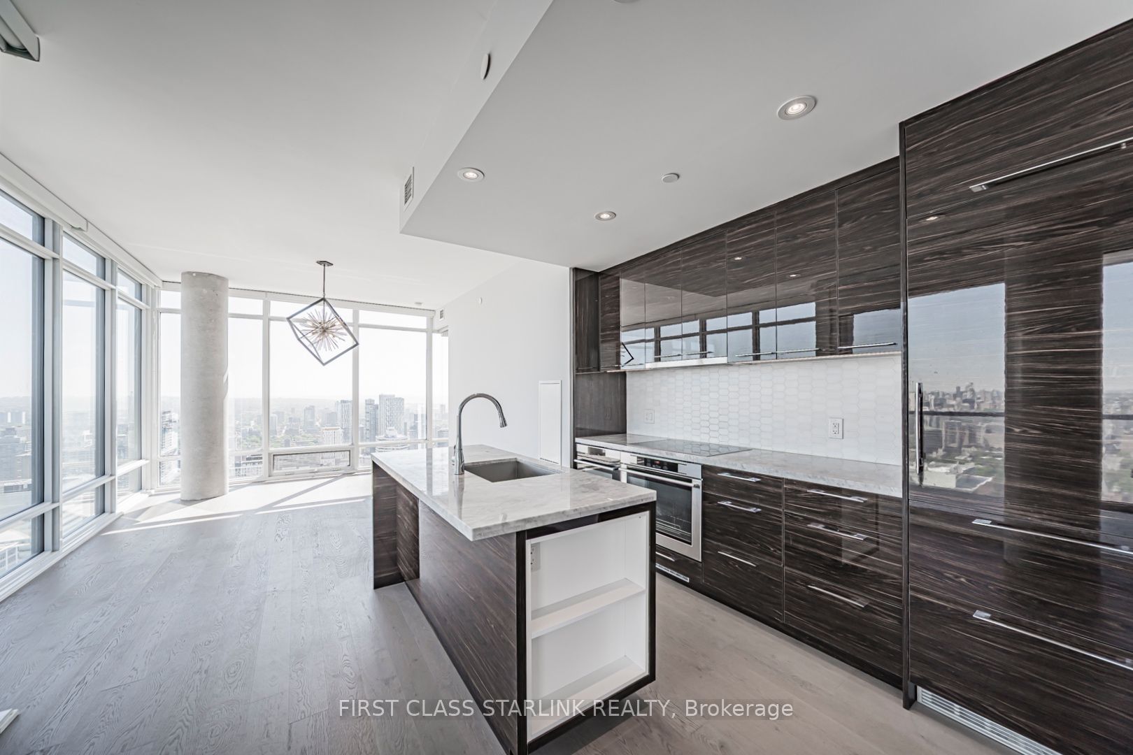 488 University Avenue 4802, Toronto, ON M5G 0C1 photo 2