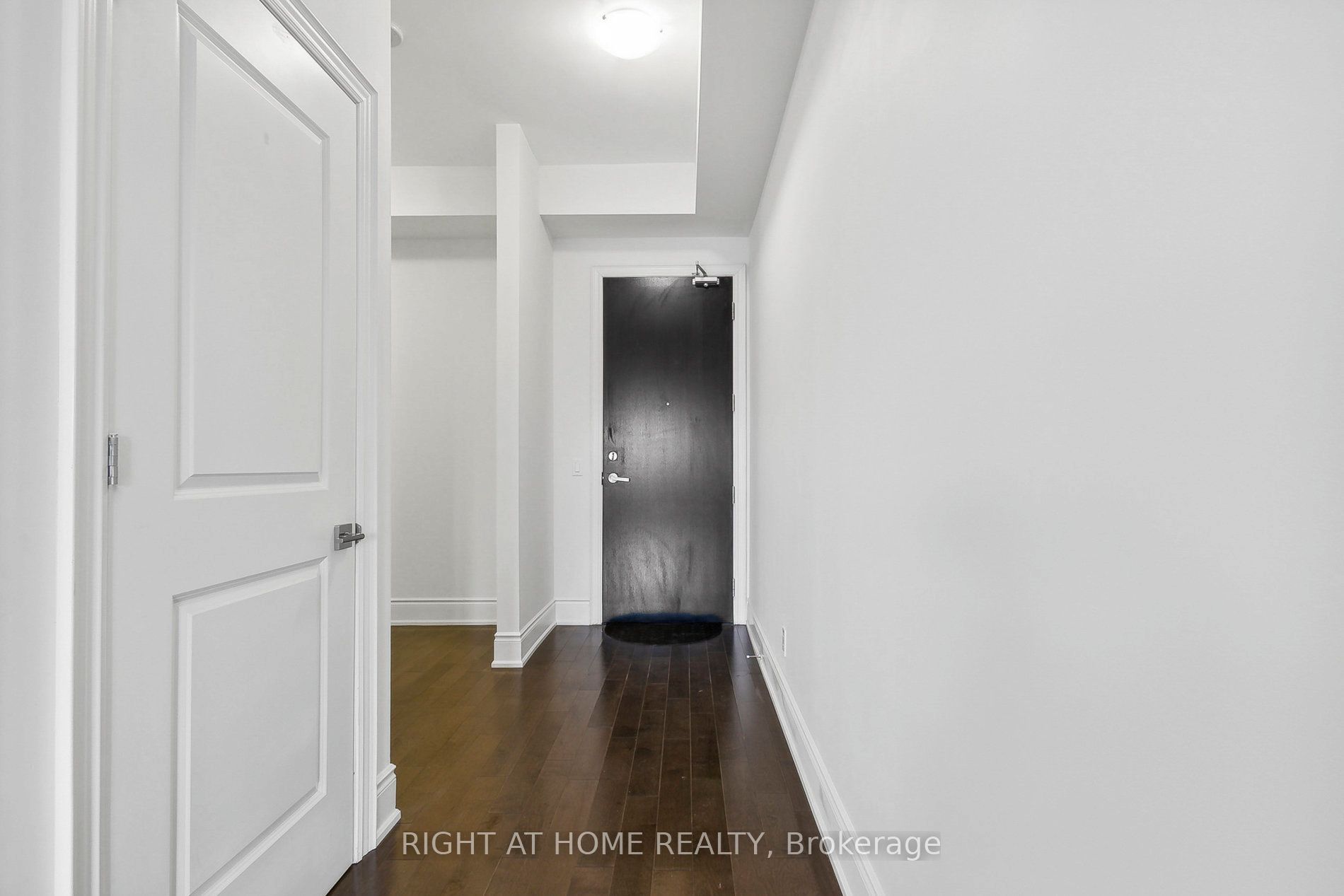 23 Glebe Road 816, Toronto, ON M5P 0A1 photo 3