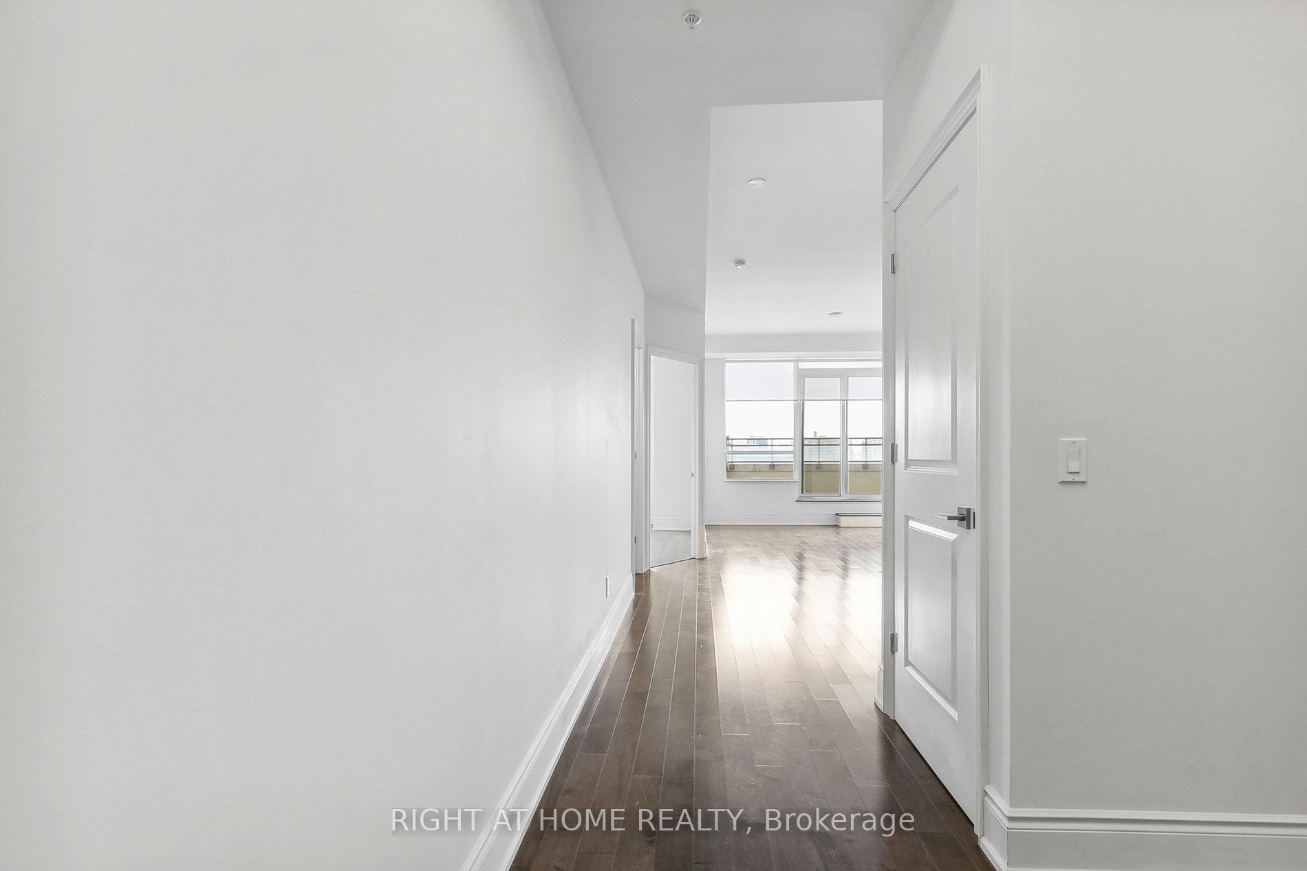 23 Glebe Road 816, Toronto, ON M5P 0A1 photo 4