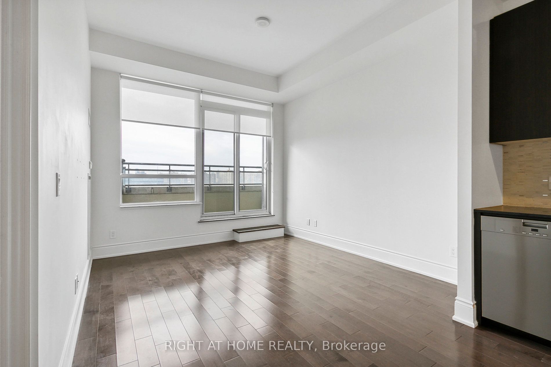 23 Glebe Road 816, Toronto, ON M5P 0A1 photo 5