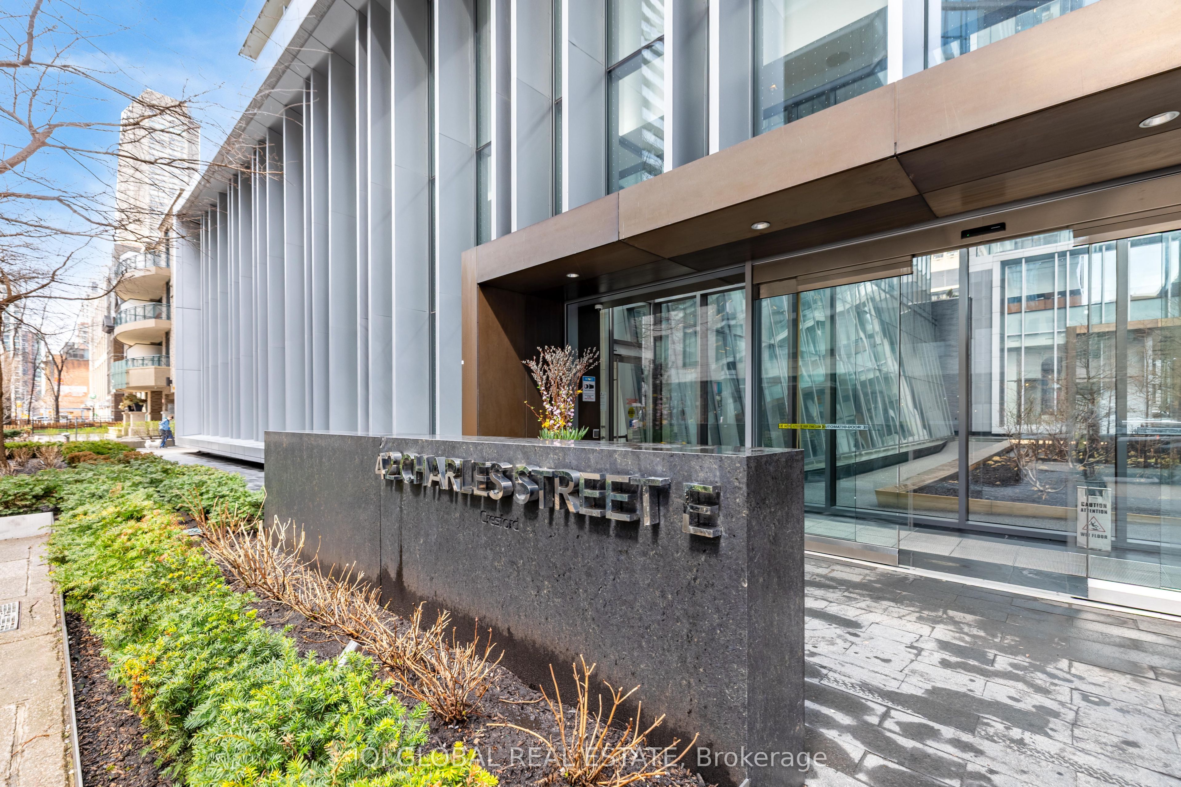 42 Charles Street 2304, Toronto, ON M4Y 0B7 photo 2