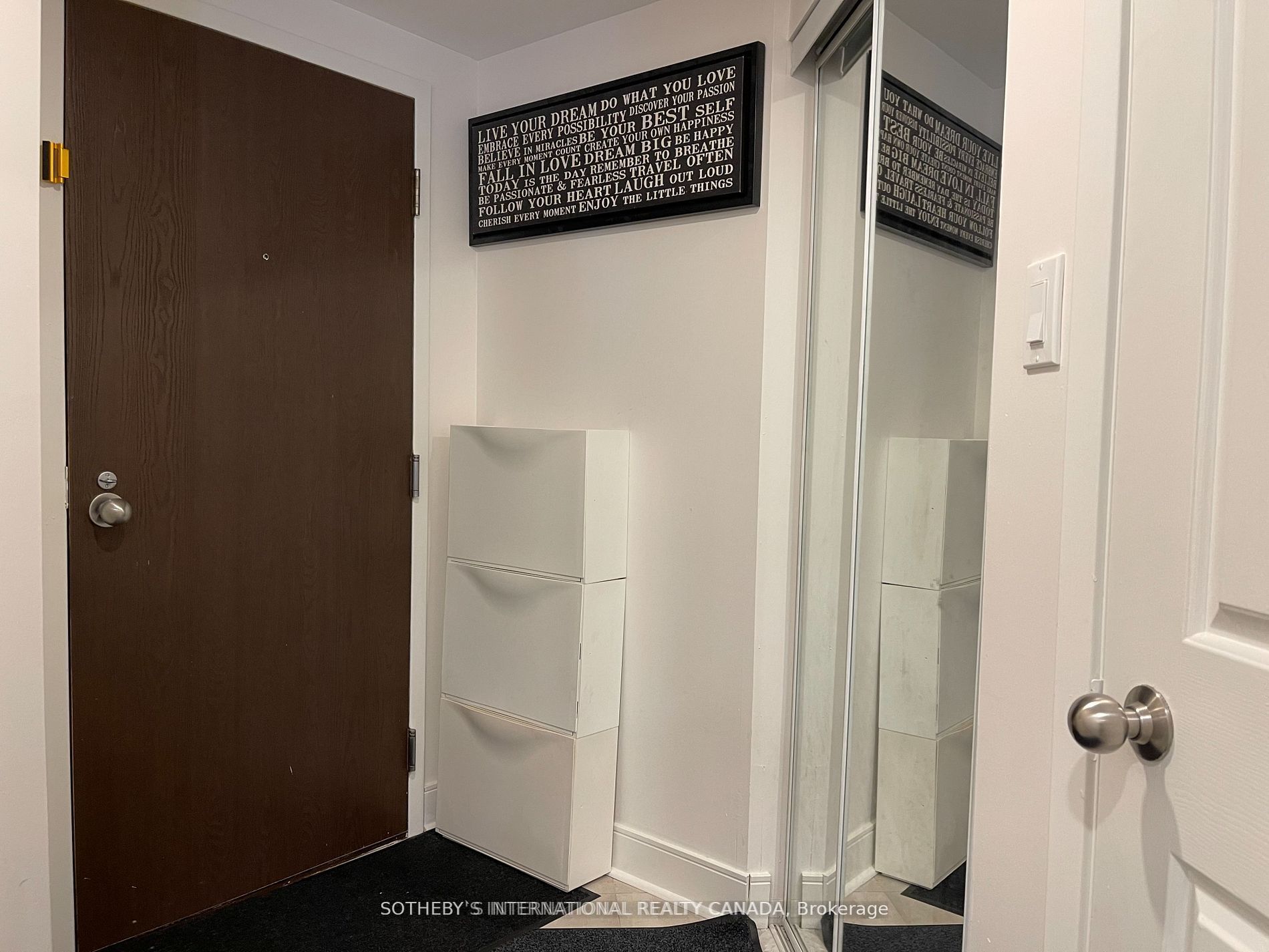 711 Bay Street 1715, Toronto, ON M5G 2J8 photo 4